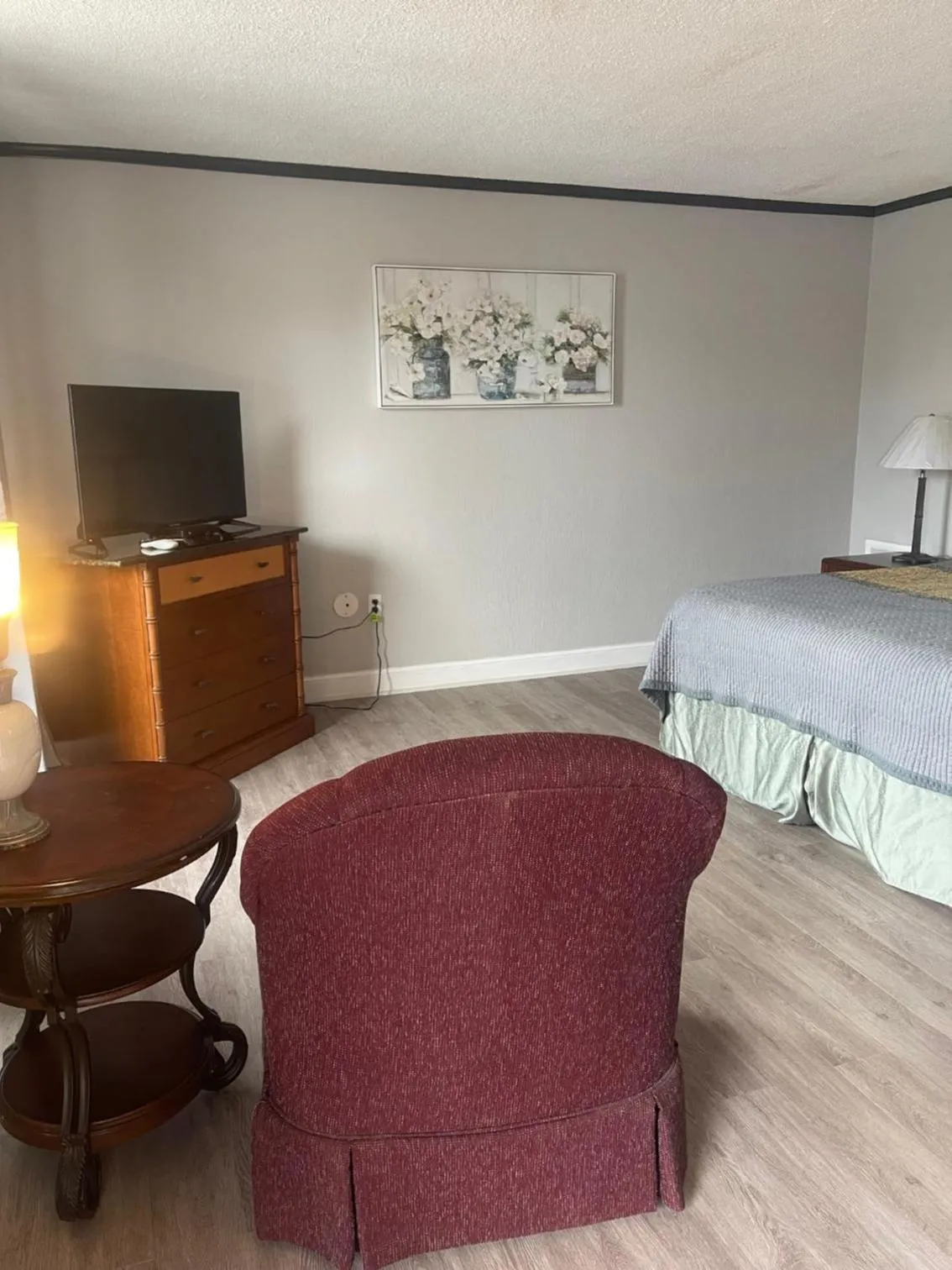 Bed in ANS INN & SUITES