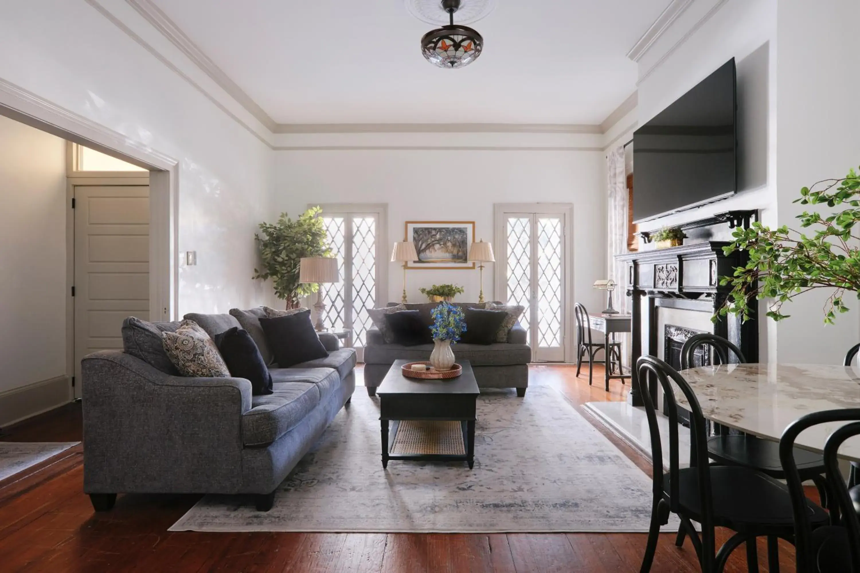 Two-Bedroom House in Comfortable Escape in Historic Downtown Savannah Two-Bedroom House in Comfortable Escape in Historic Downtown Savannah