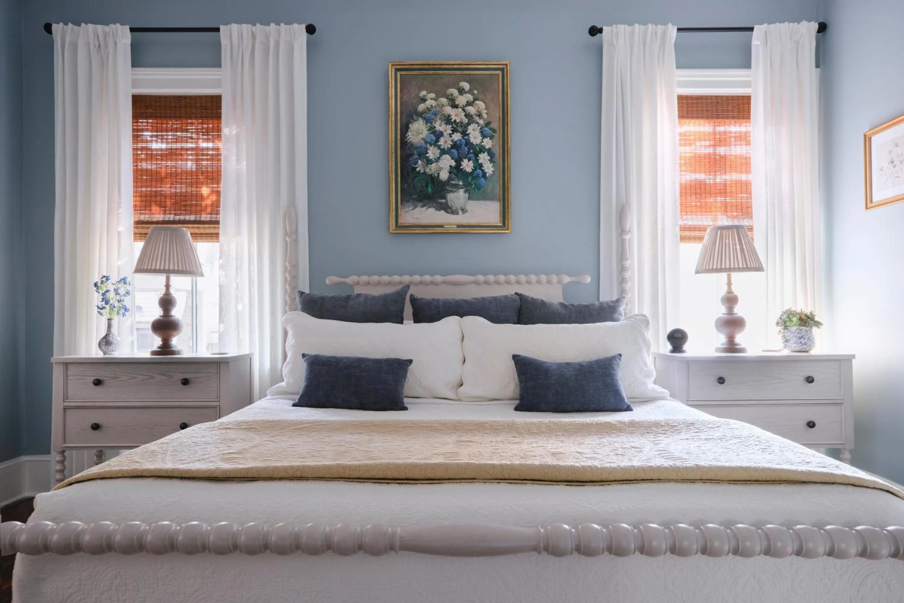 Bed in Comfortable Escape in Historic Downtown Savannah