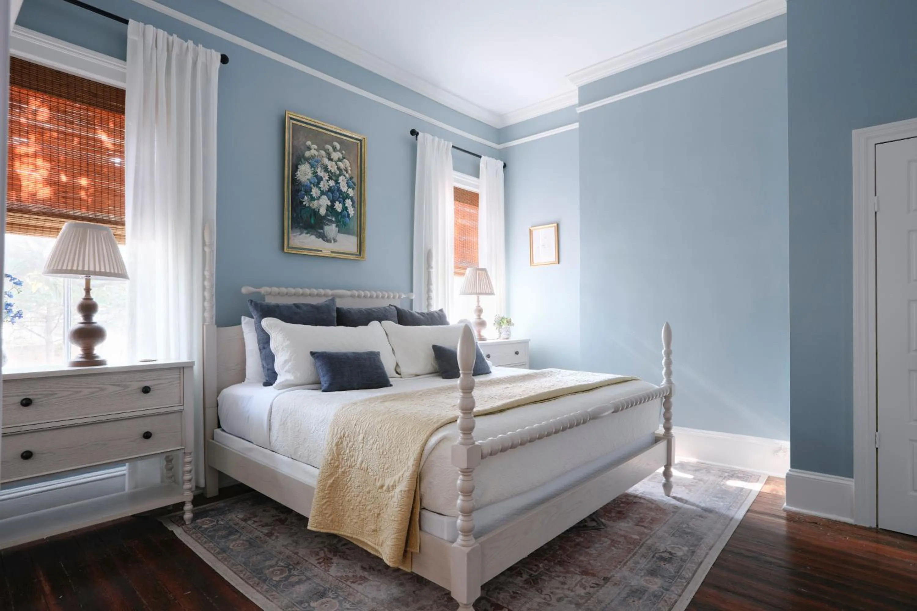 Bed in Comfortable Escape in Historic Downtown Savannah