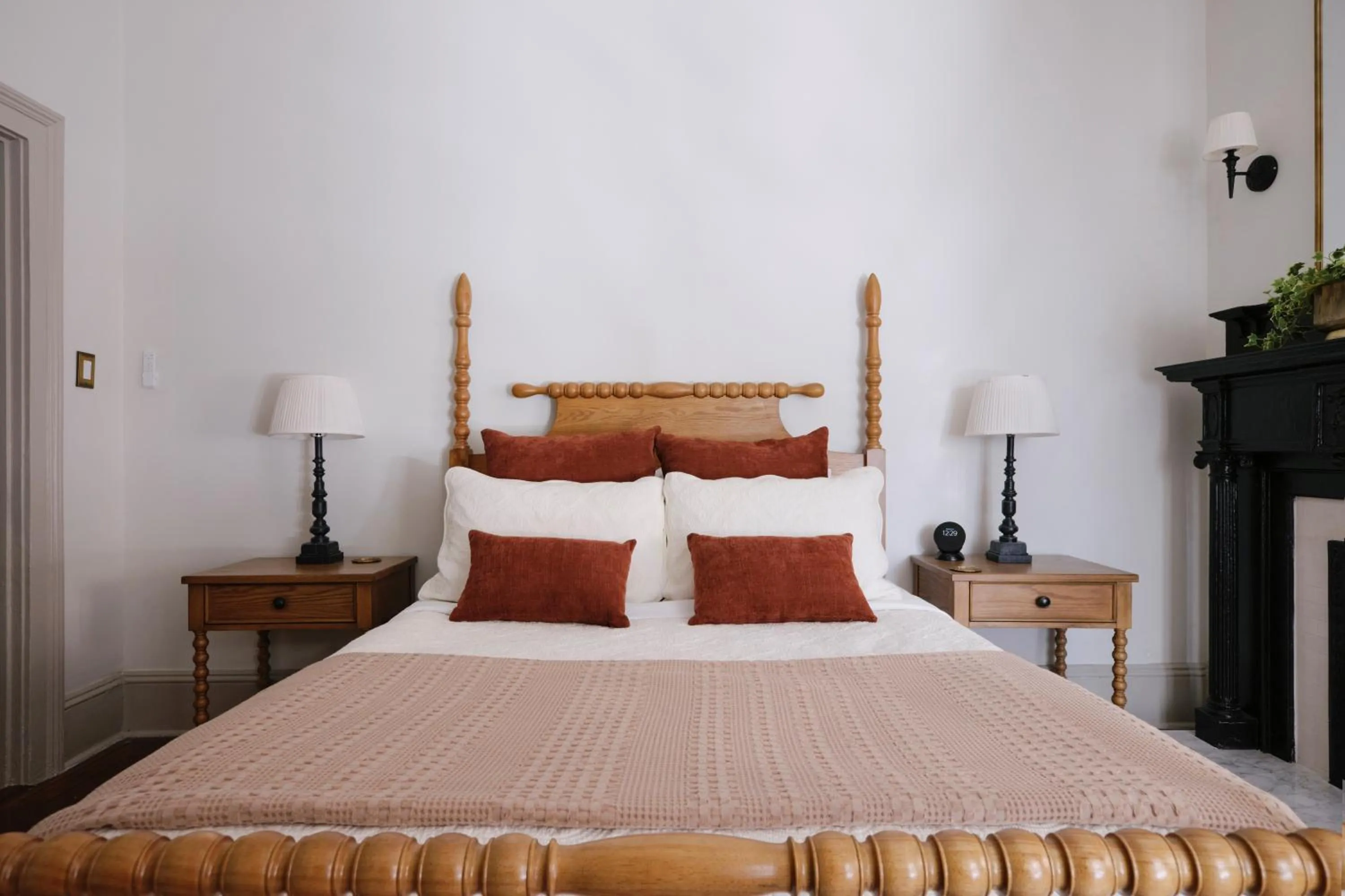 Bed in Comfortable Escape in Historic Downtown Savannah