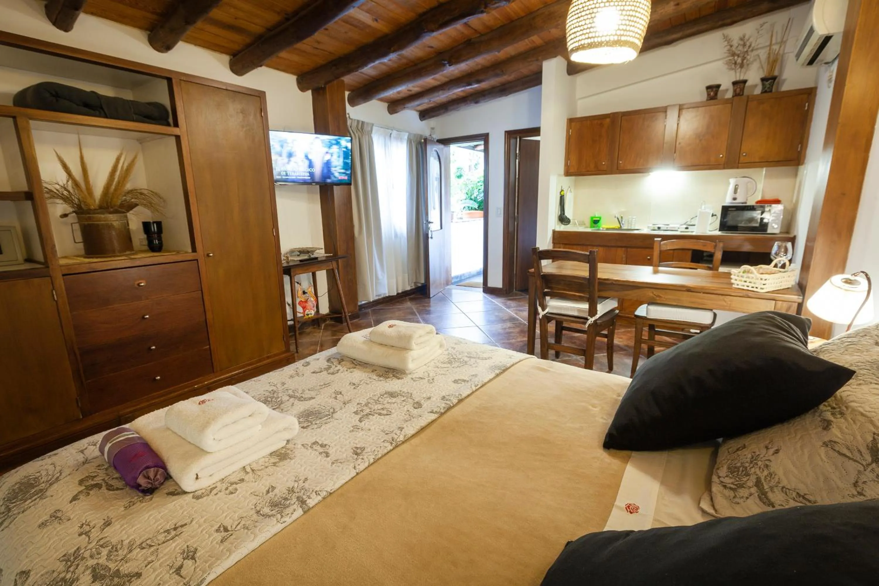 kitchen, Bed in Posada de Rosas