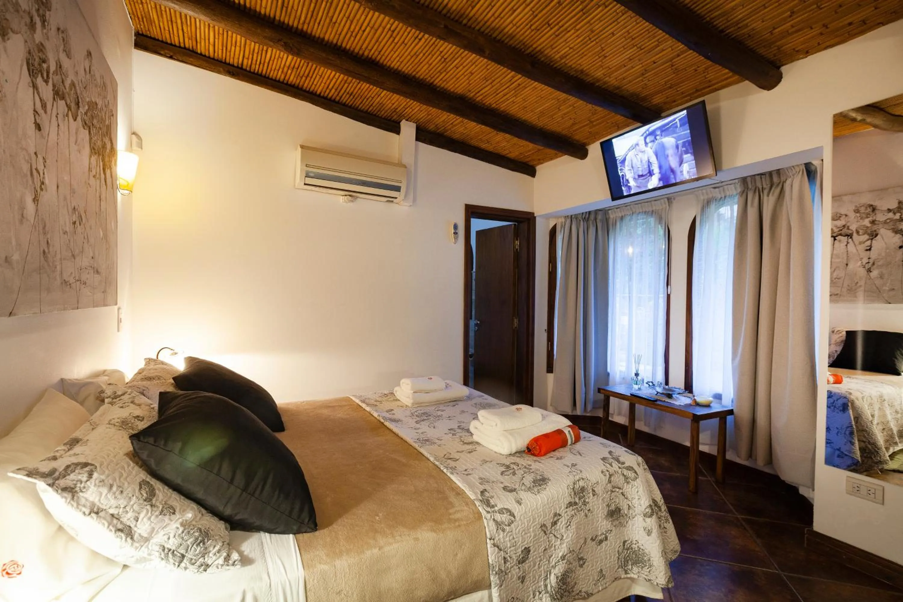 Bed in Posada de Rosas