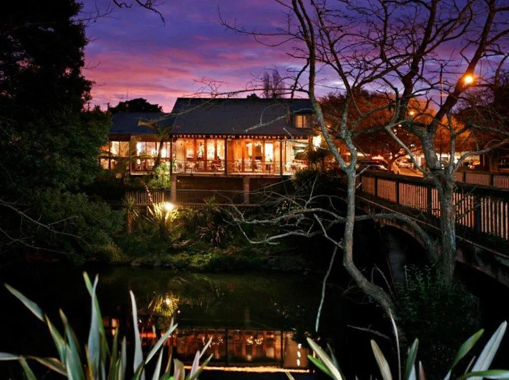 Facade/entrance in Bridgehouse Lodge