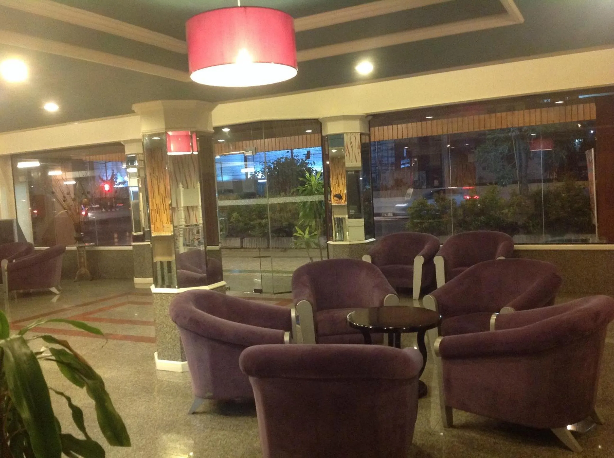 Area and facilities in Highway Hotel