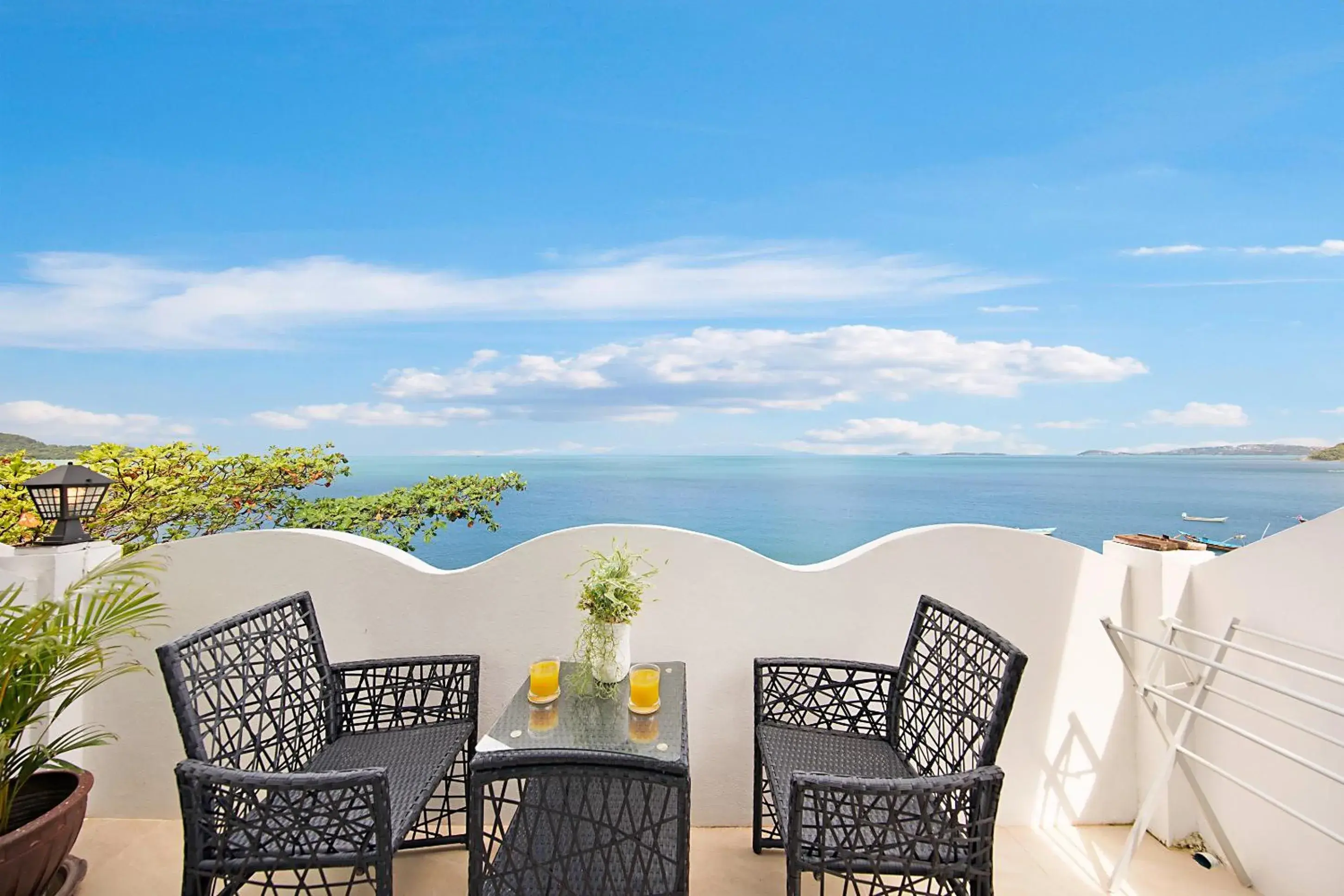 Deluxe Double Room with Sea View in Hacienda Fisherman's Village Koh Samui Deluxe Double Room with Sea View in Hacienda Fisherman's Village Koh Samui