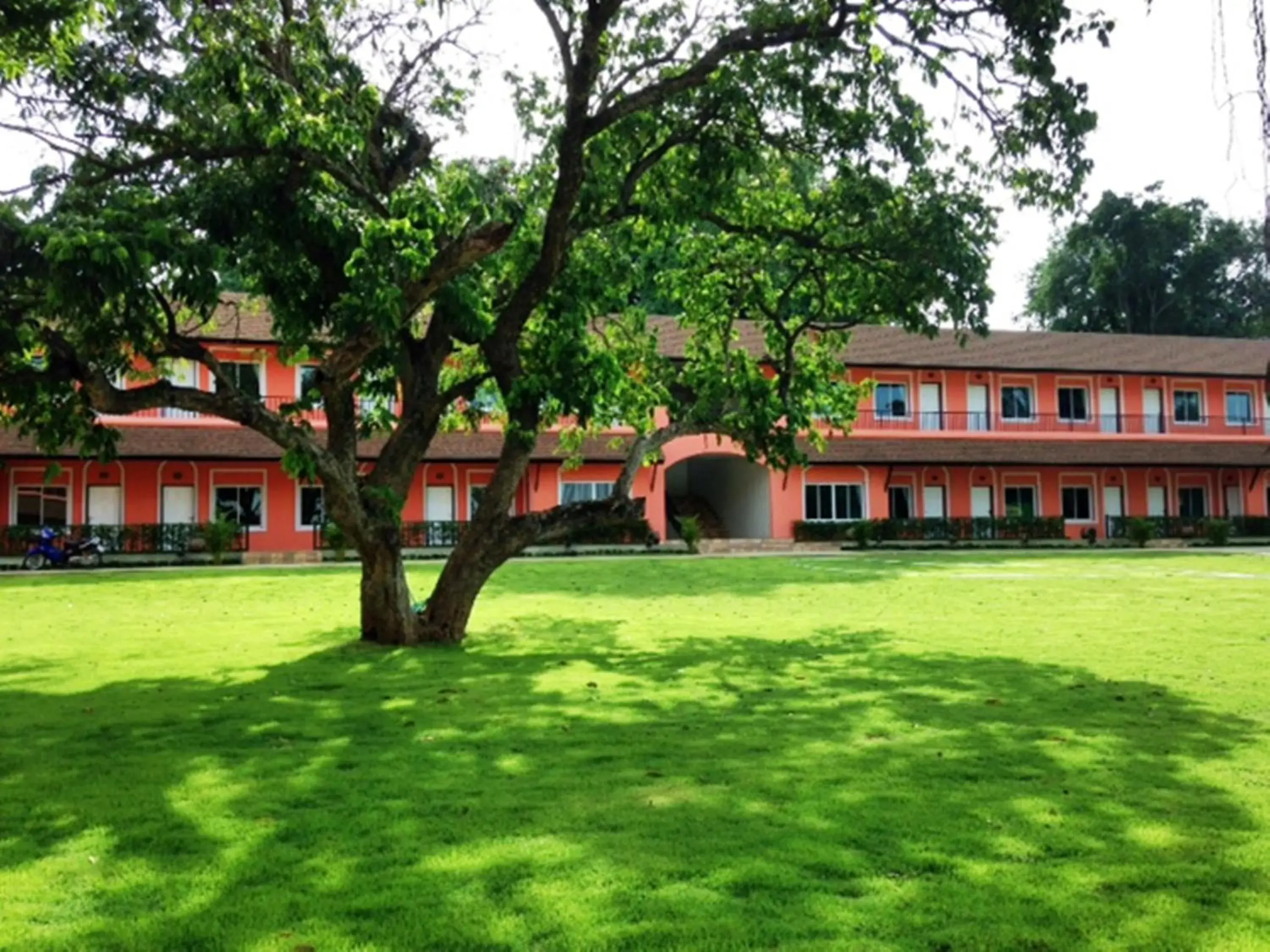 Facade/entrance in Aurora Resort Kanchanaburi Facade/entrance in Aurora Resort Kanchanaburi