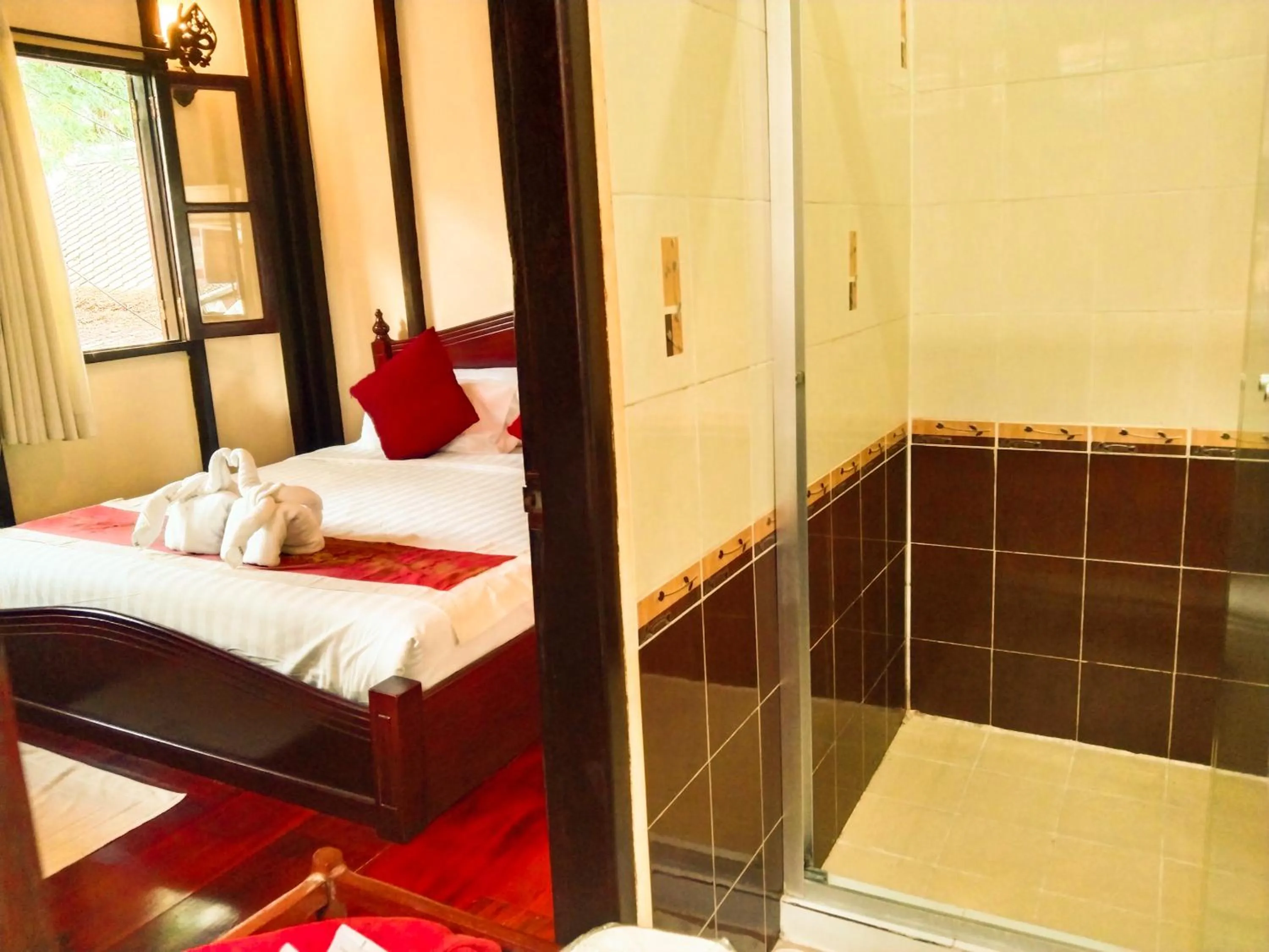 Bed in Ban Lakkham River View