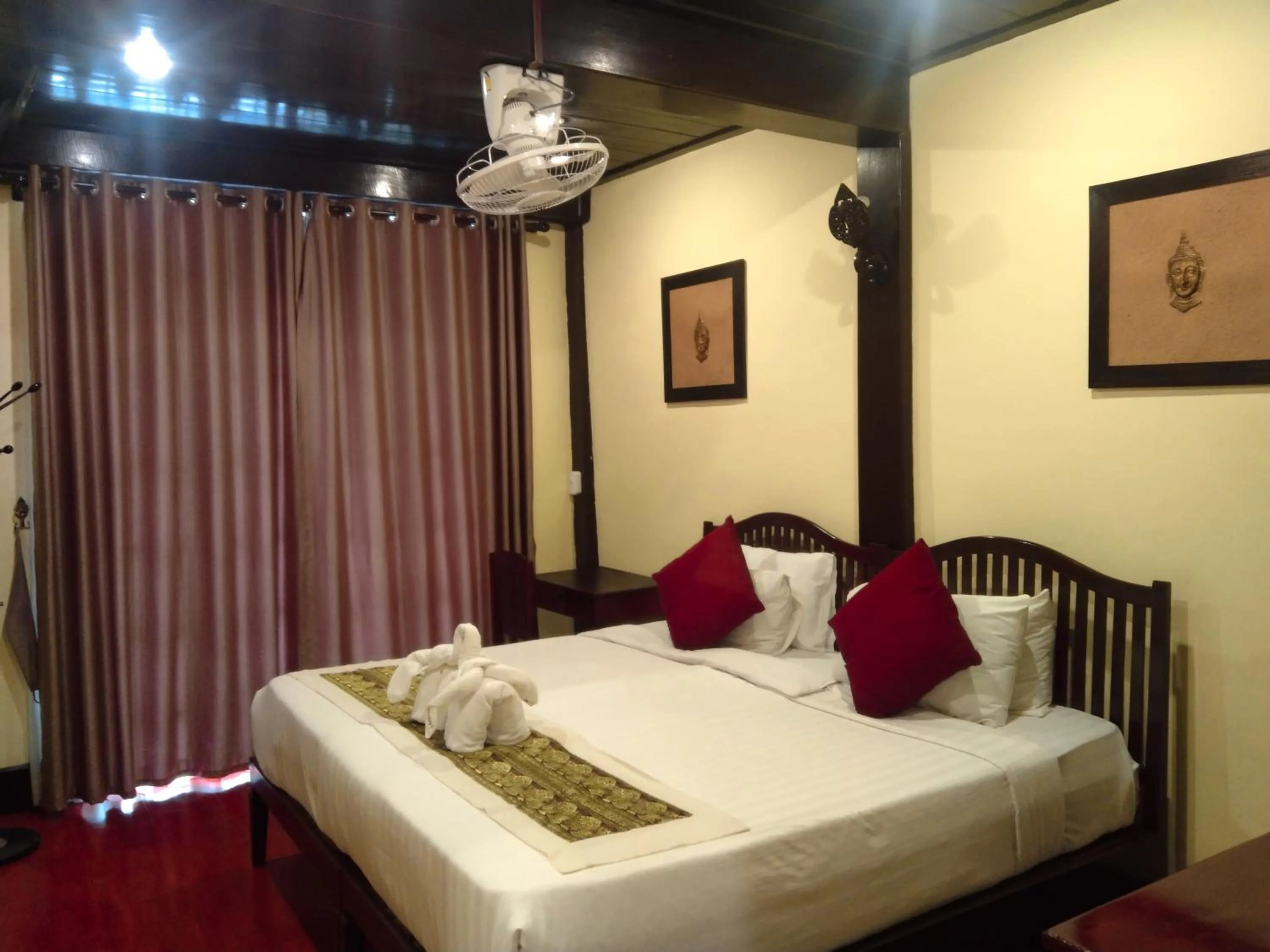 Bedroom, Bed in Ban Lakkham River View