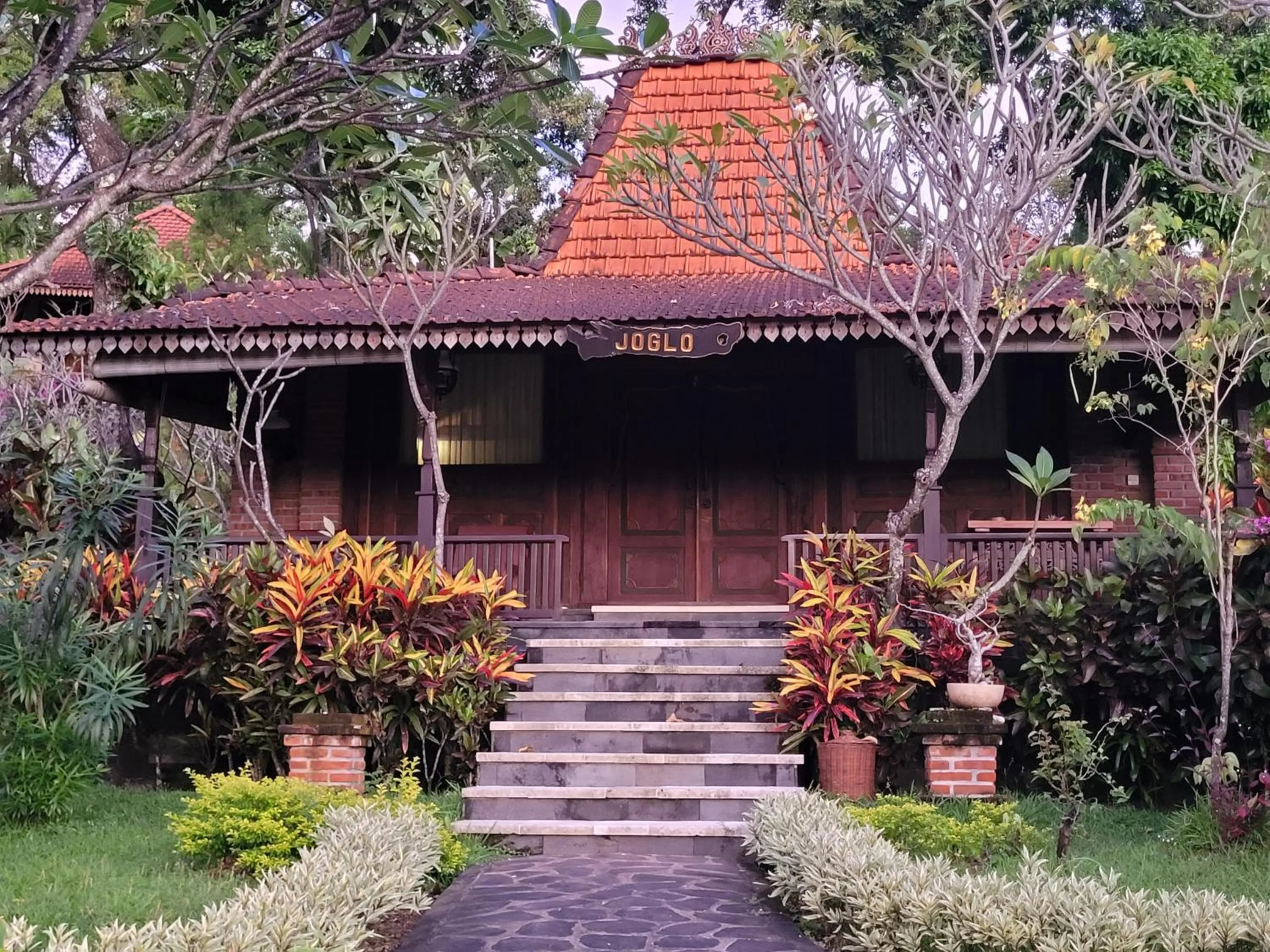 Property building in Shanti Natural Panorama View Hotel