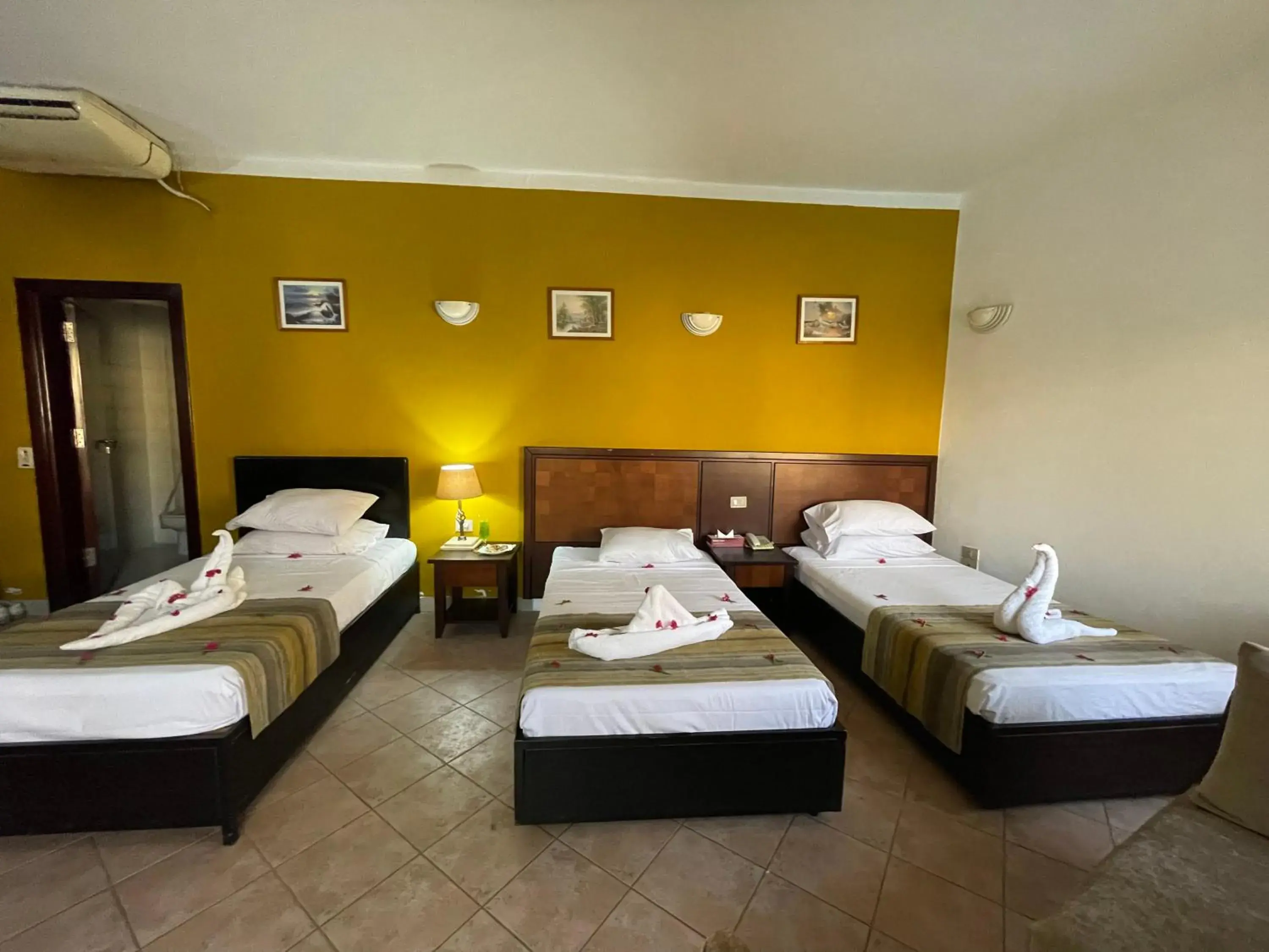 Triple Room in Naama Inn Hotel Triple Room in Naama Inn Hotel