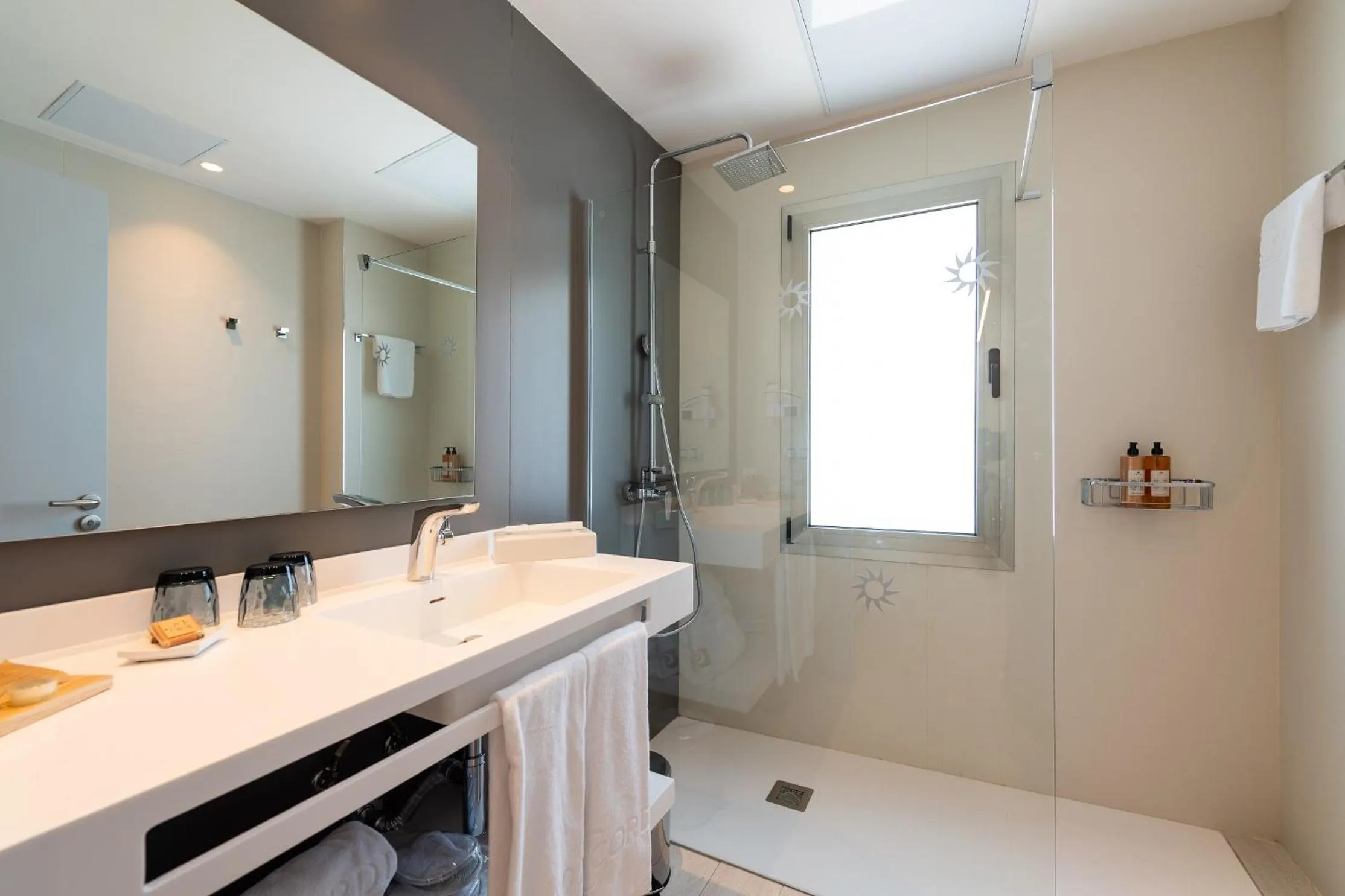 Shower in Cordial Mogán Solaz