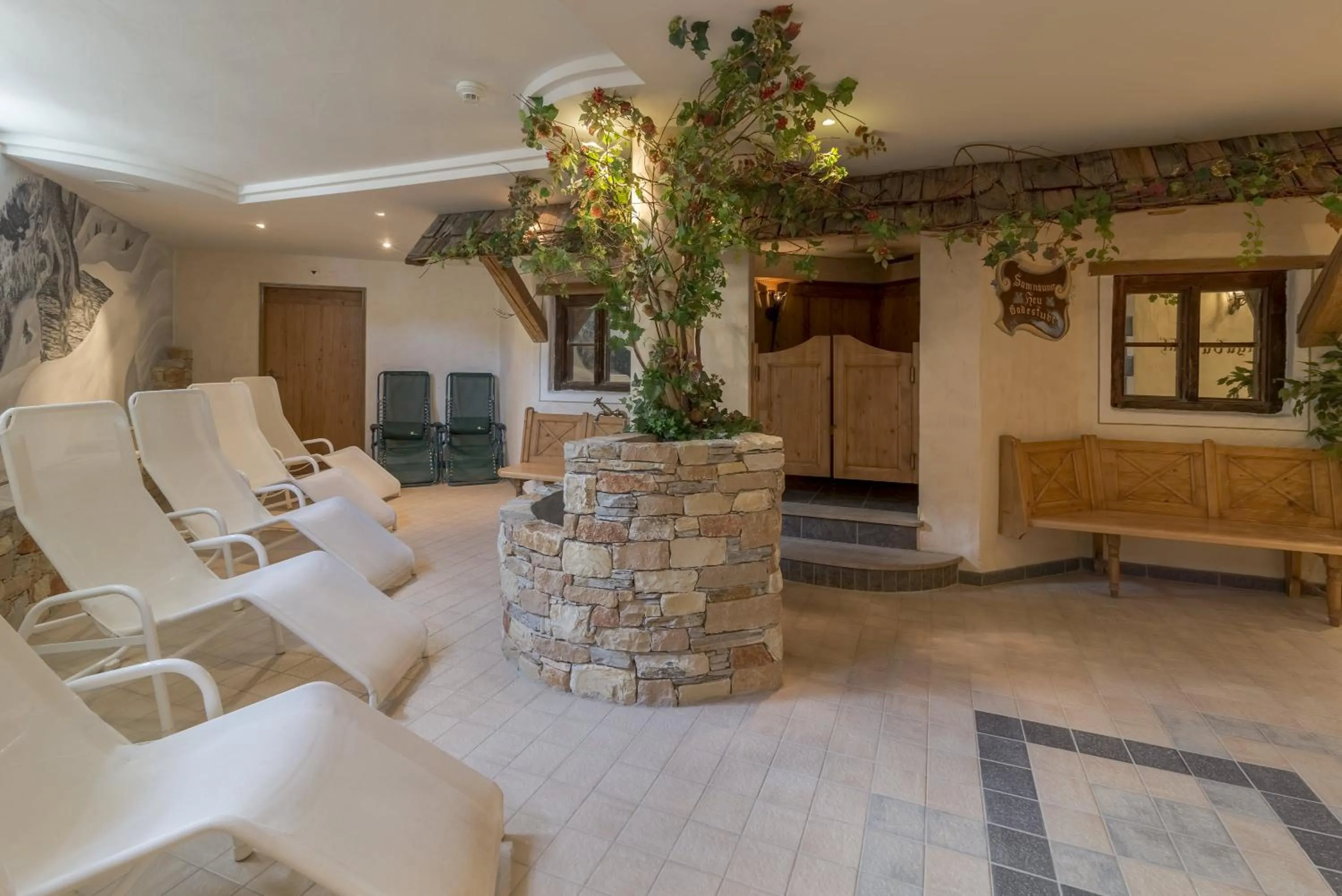 Spa and wellness centre/facilities in Hotel Garni Chasa Nova