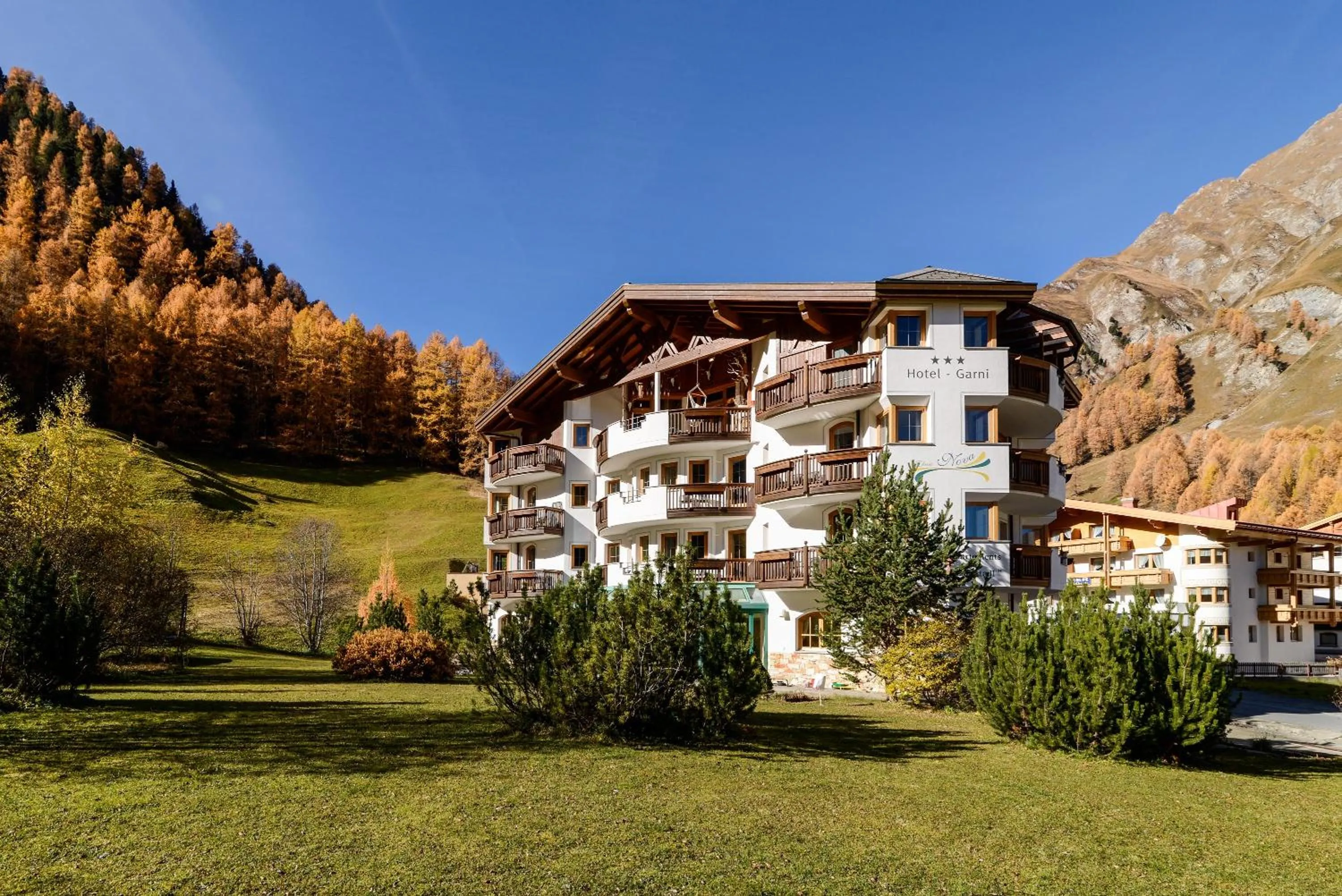 Property building in Hotel Garni Chasa Nova