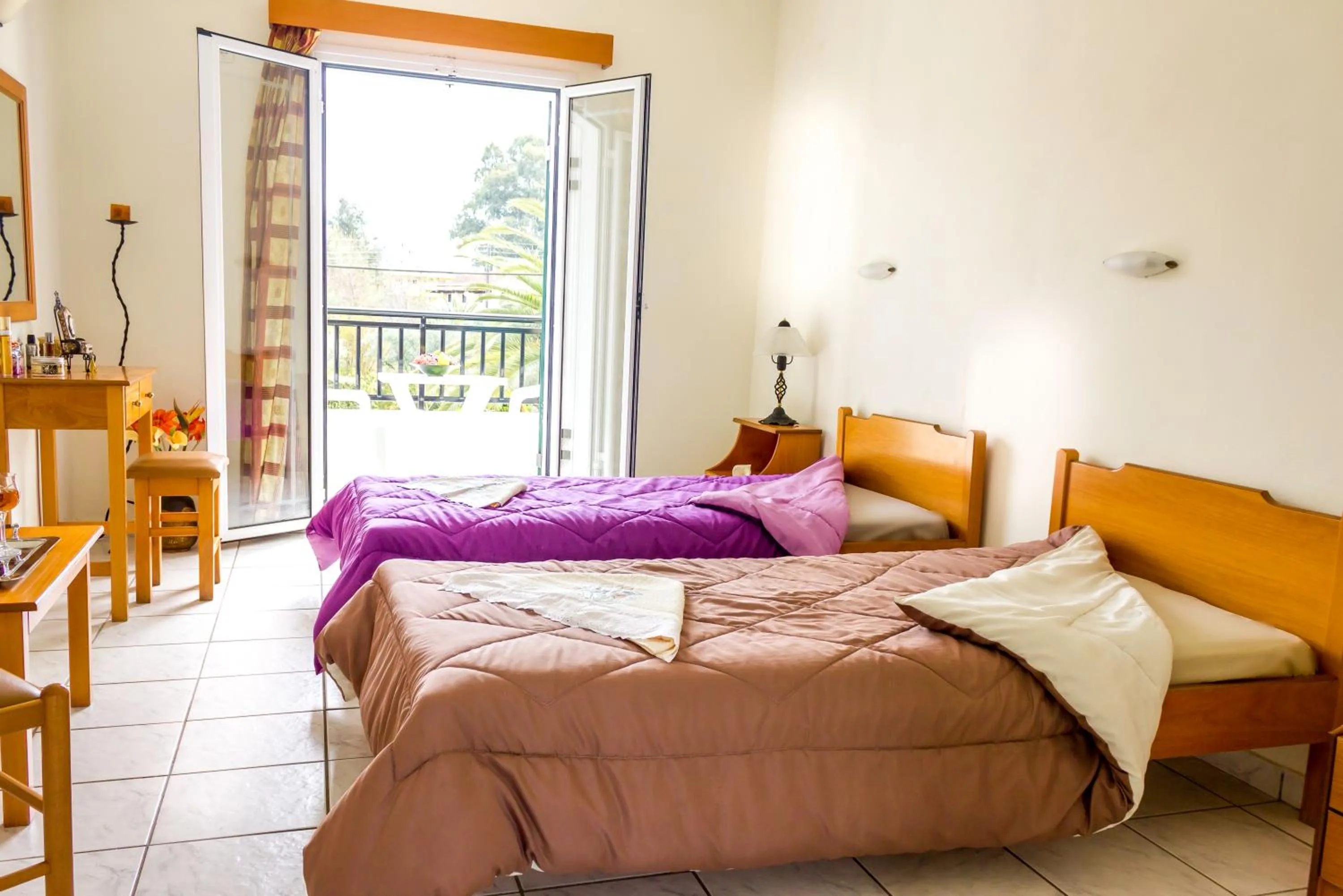 Photo of the whole room, Bed in Prokopis Studios