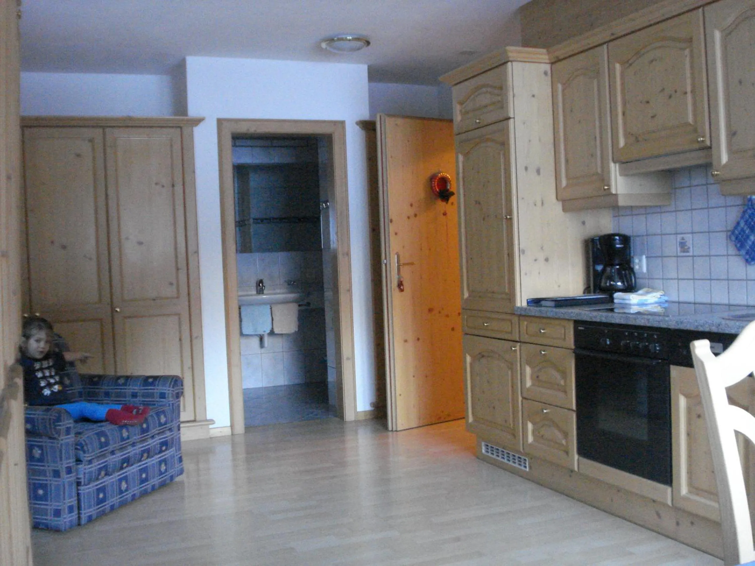 Kitchen or kitchenette in Chasa Valetta