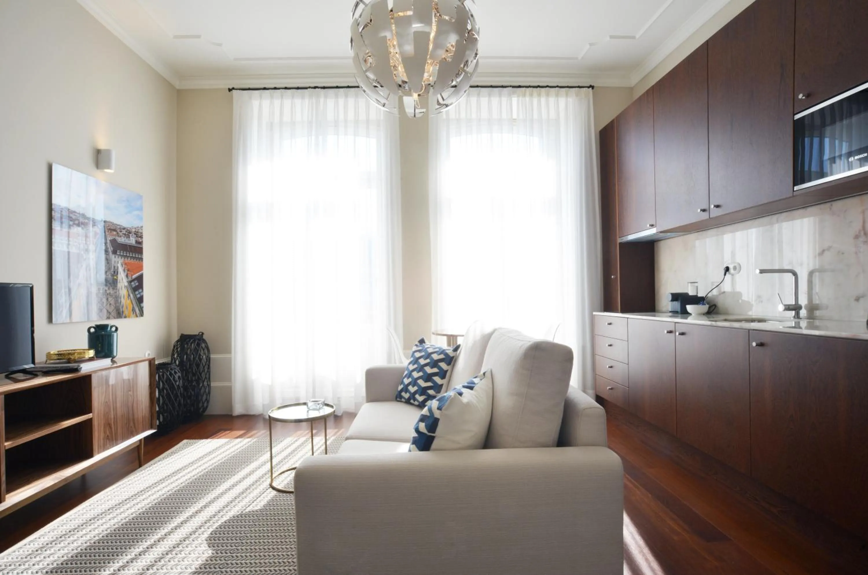 TV and multimedia in YOUROPO - Market