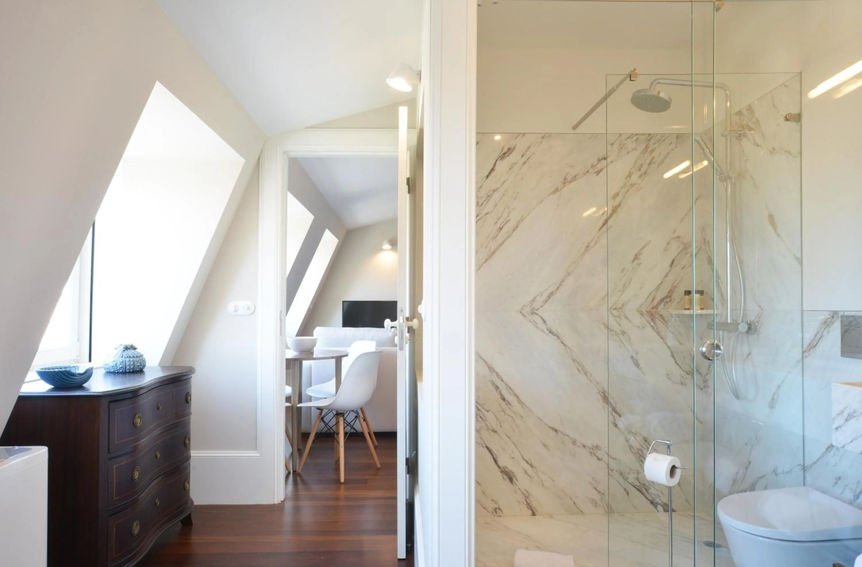 Shower in YOUROPO - Market