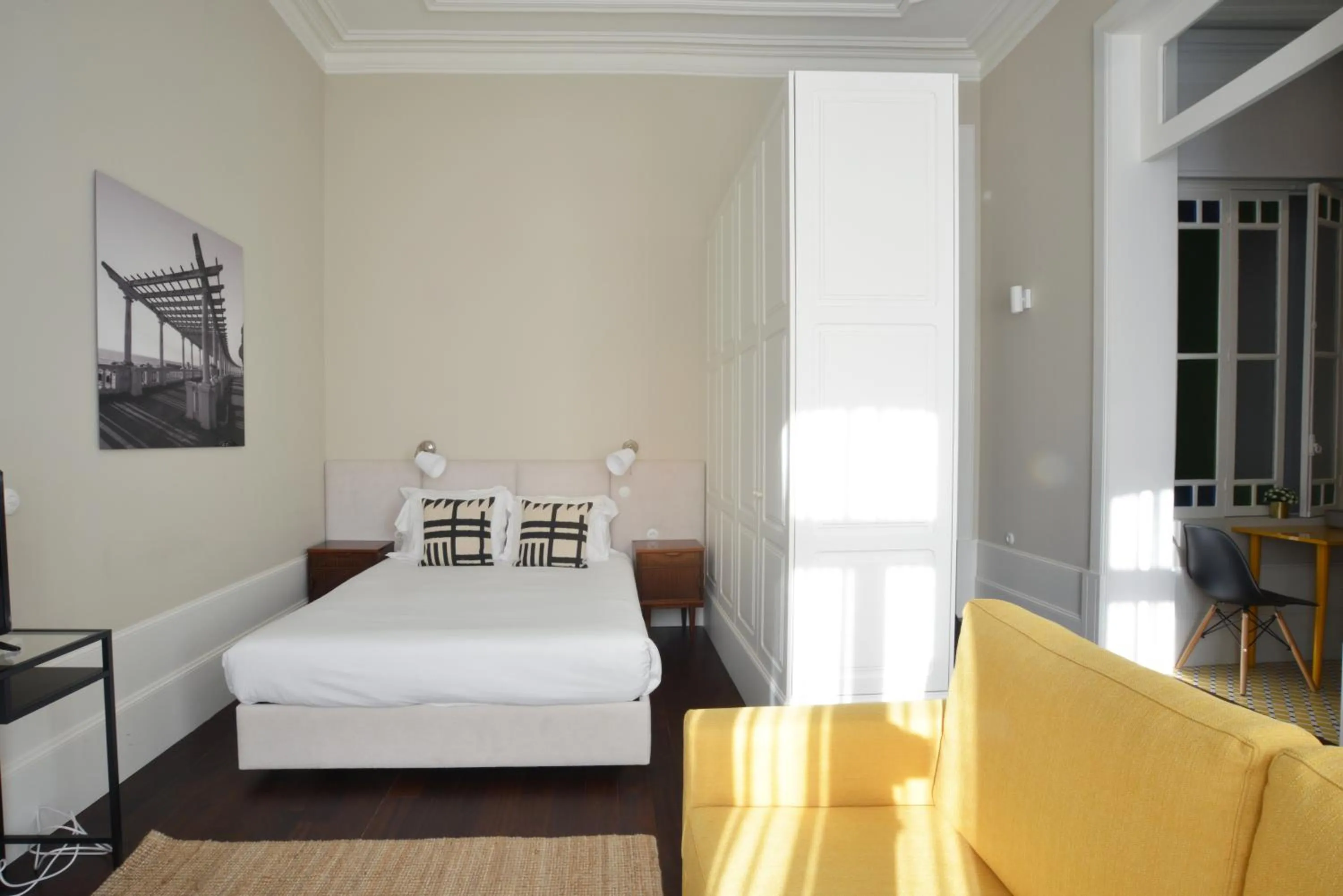 Bed in YOUROPO - Market