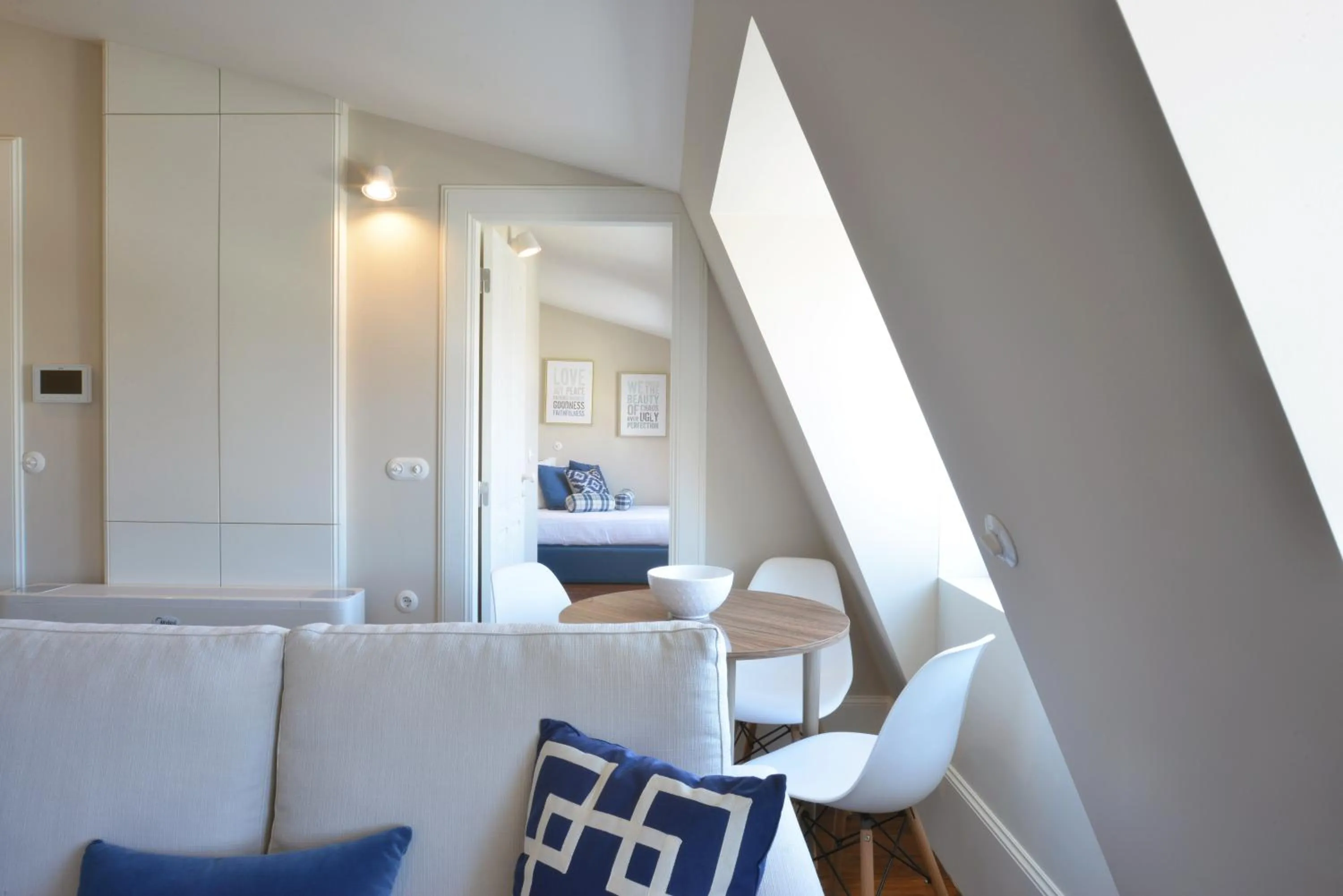 Bed in YOUROPO - Market