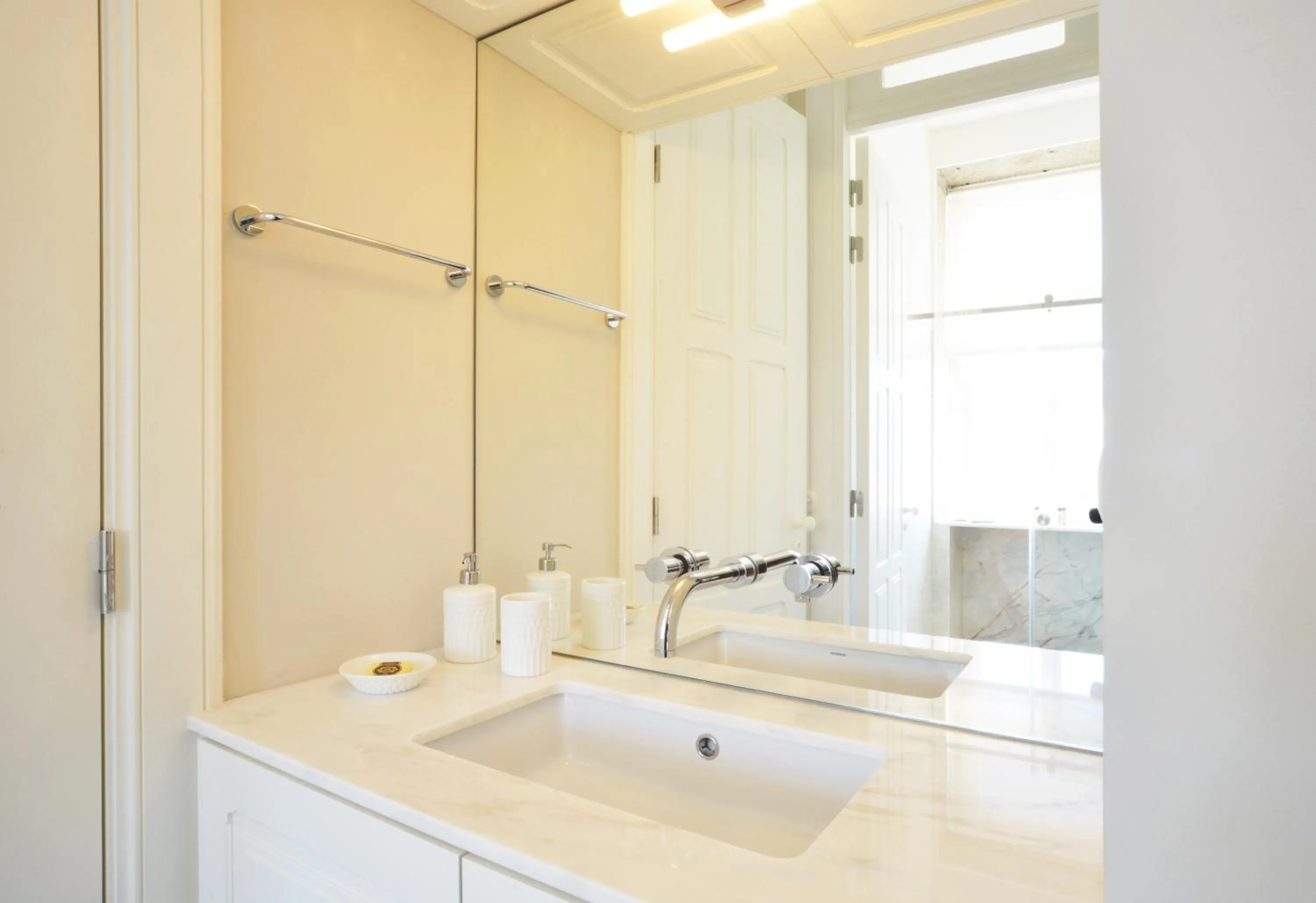 Shower in YOUROPO - Market