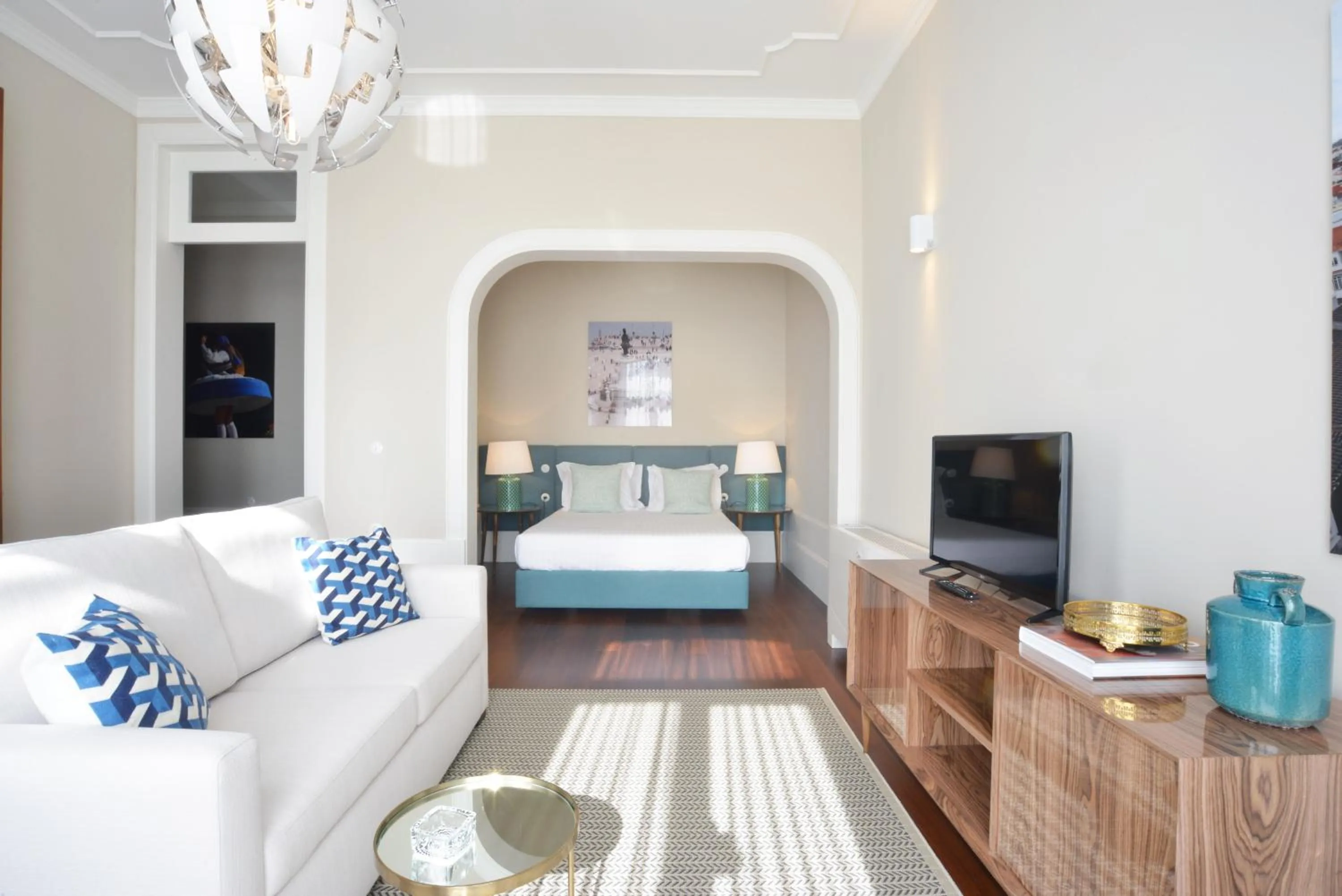 Bed in YOUROPO - Market