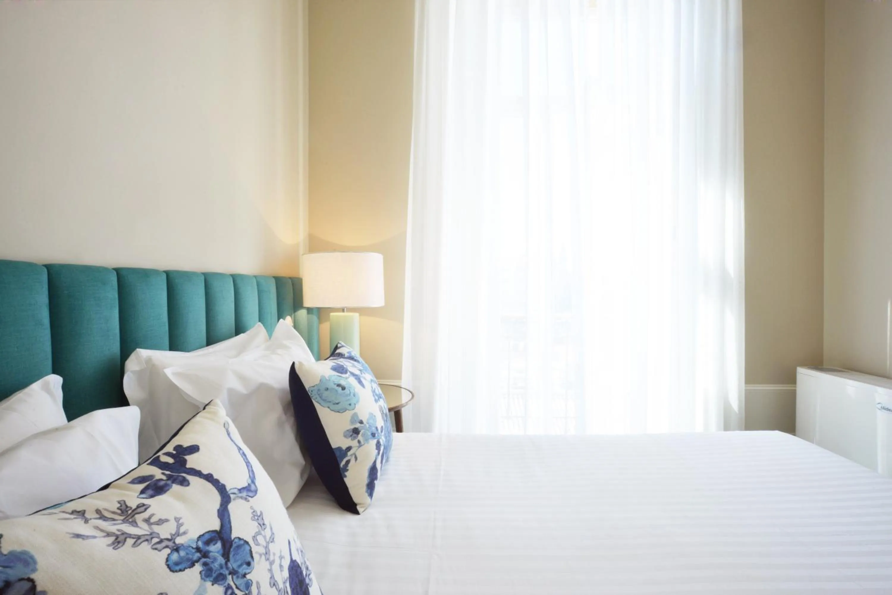 Bed in YOUROPO - Market