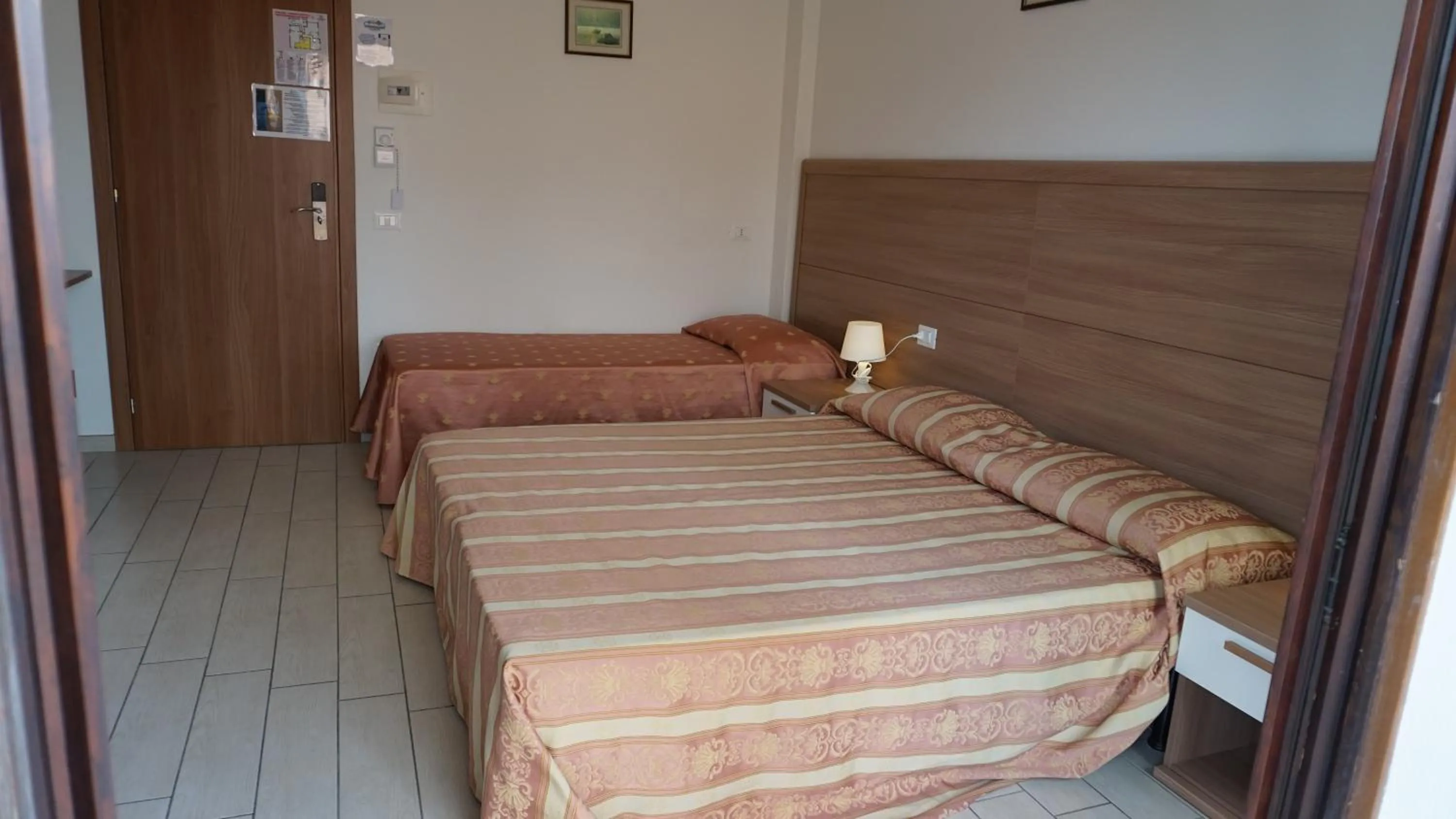 Bed in Hotel Ideal Sottomarina