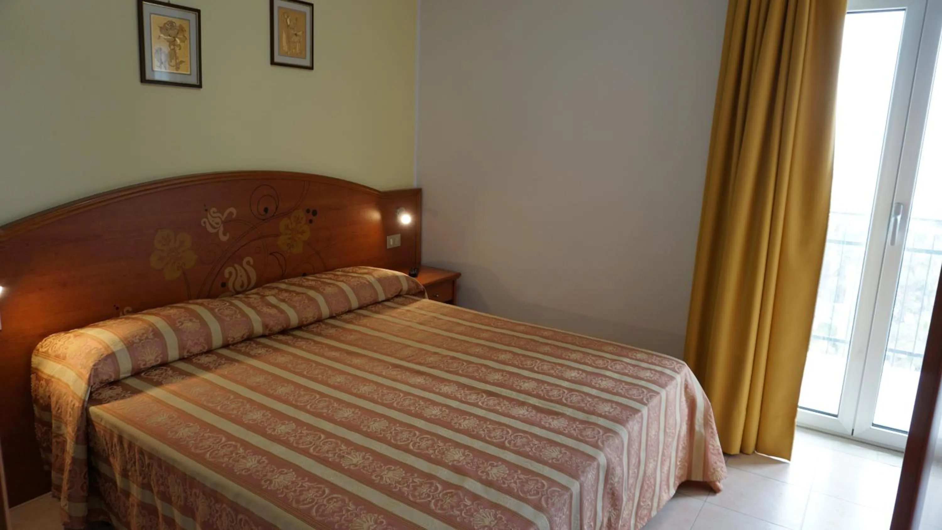 Bed in Hotel Ideal Sottomarina