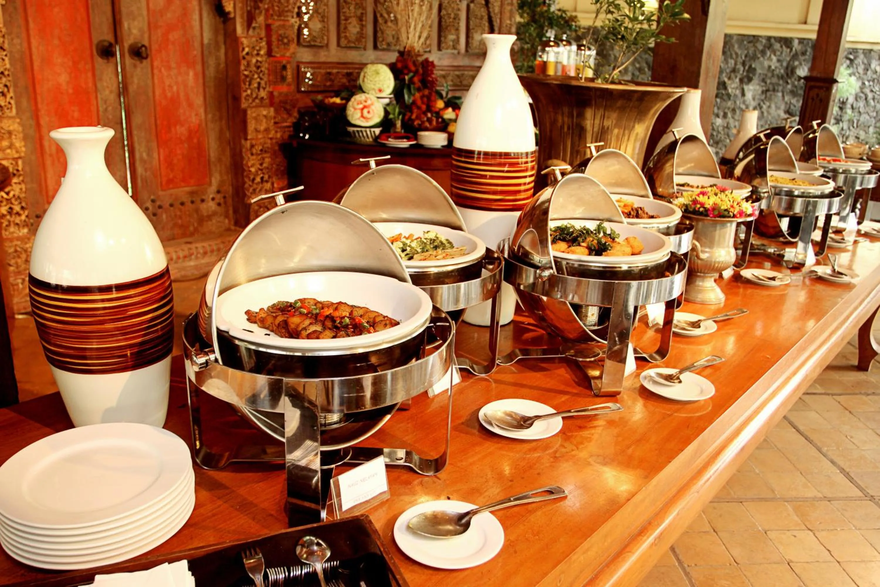 Restaurant/places to eat in Laras Asri Resort & Spa