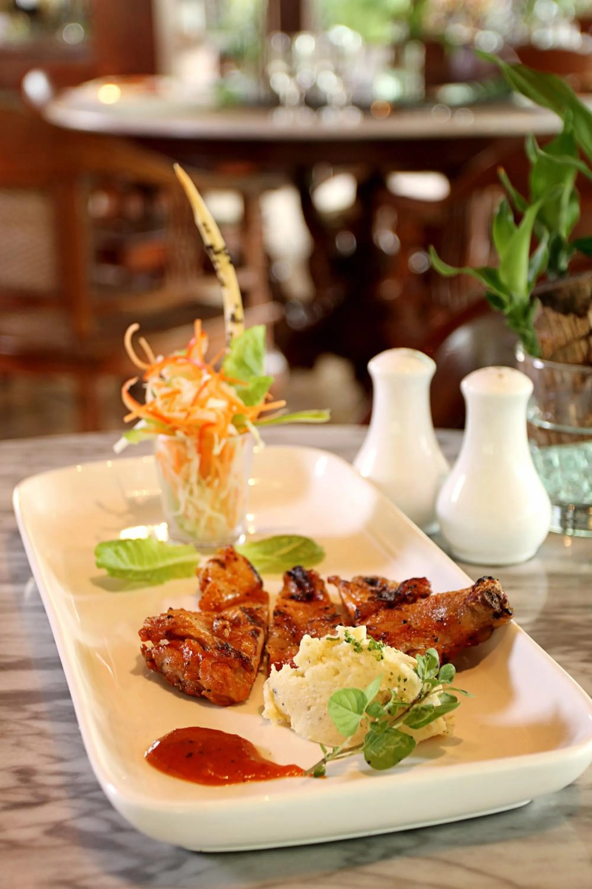 Food and drinks in Laras Asri Resort & Spa