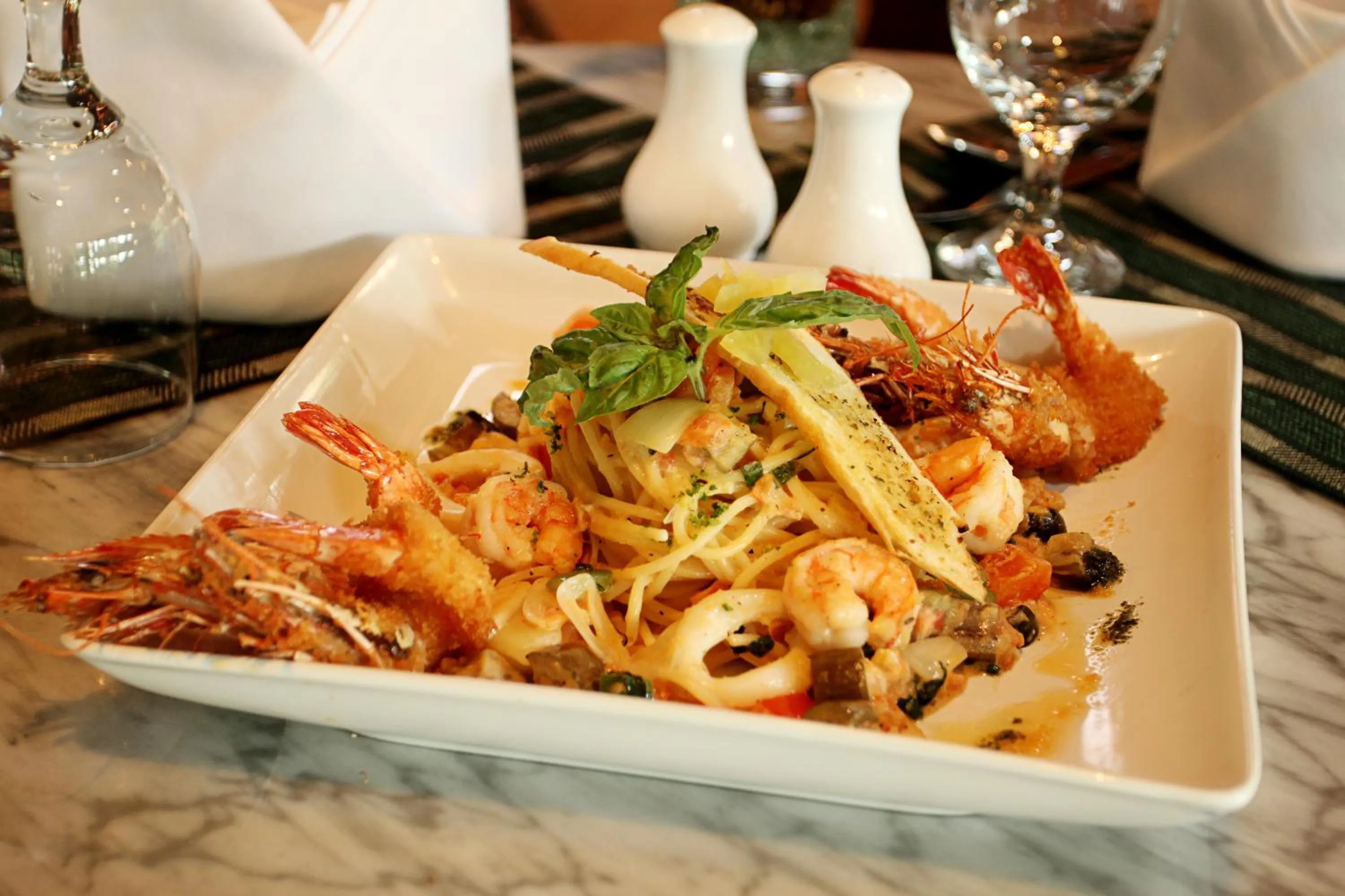 Food and drinks in Laras Asri Resort & Spa