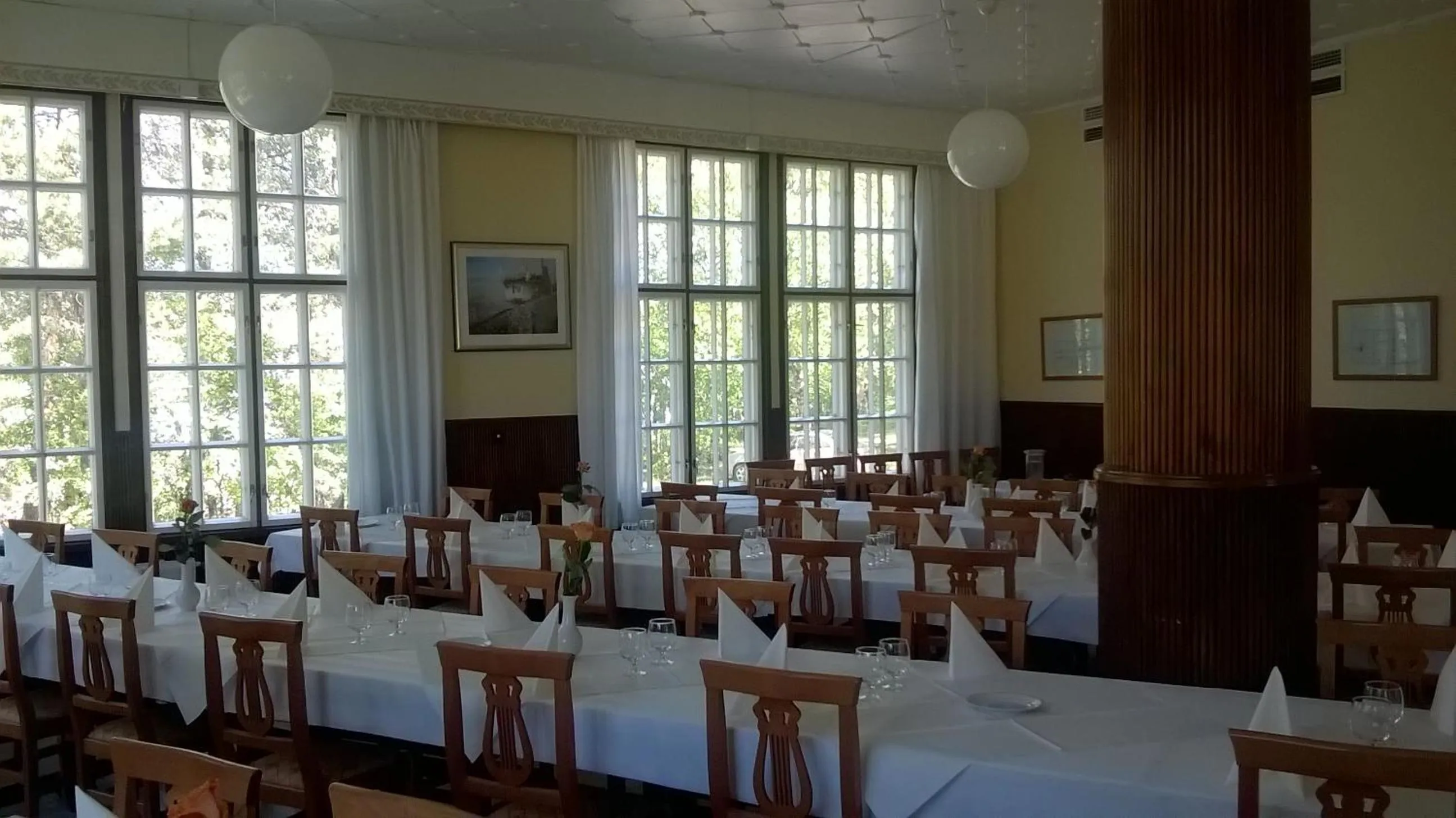 Restaurant/places to eat in Mäntyluodon Hotelli