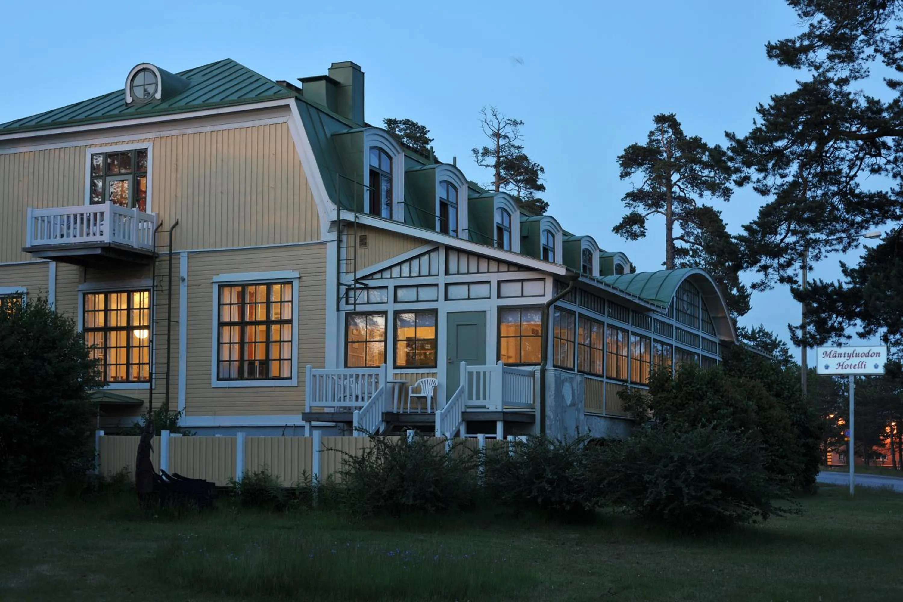 Property building in Mäntyluodon Hotelli