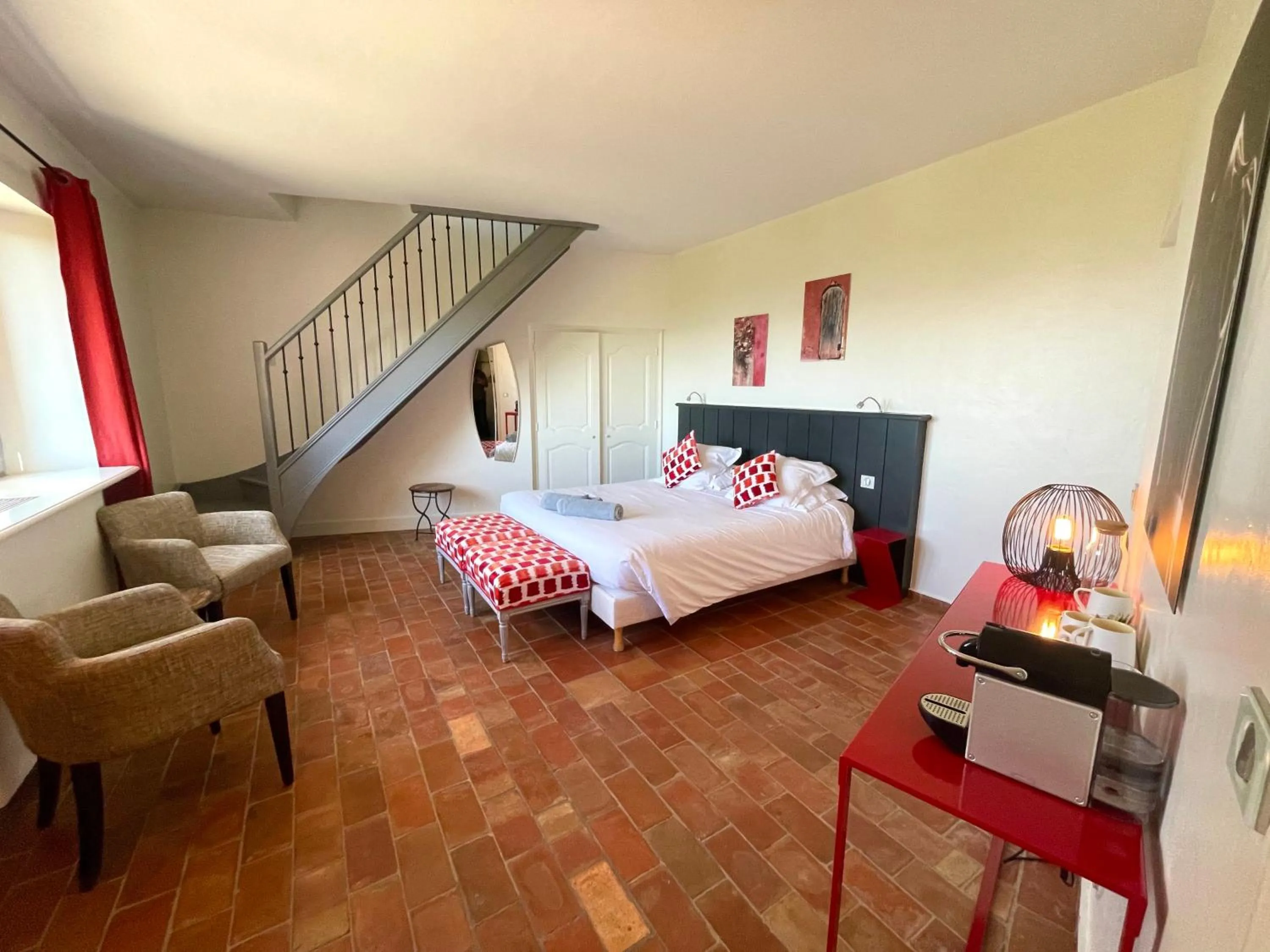 Photo of the whole room, Bed in Domaine de l'Enclos