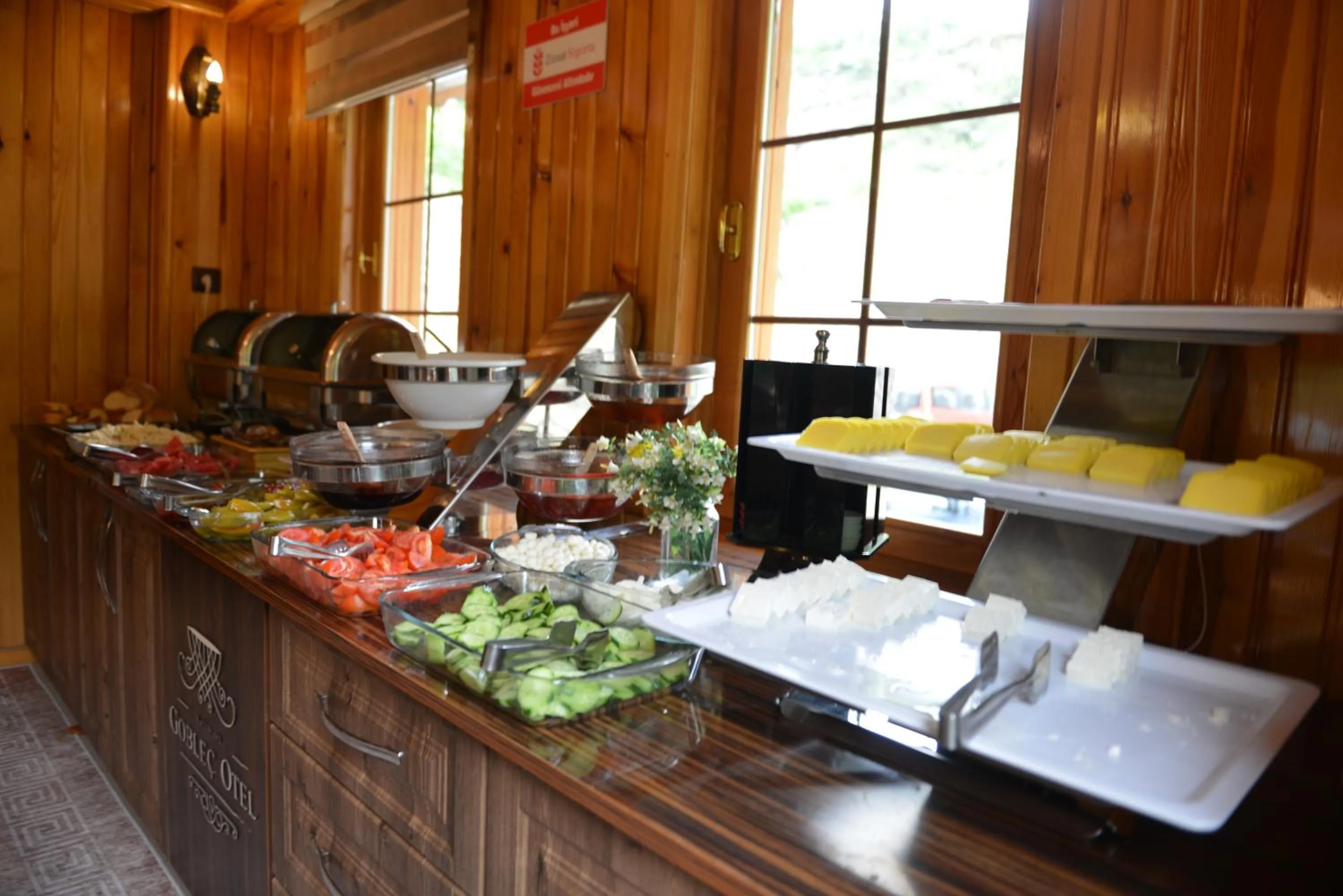 Breakfast in Goblec Hotel & Bungalow