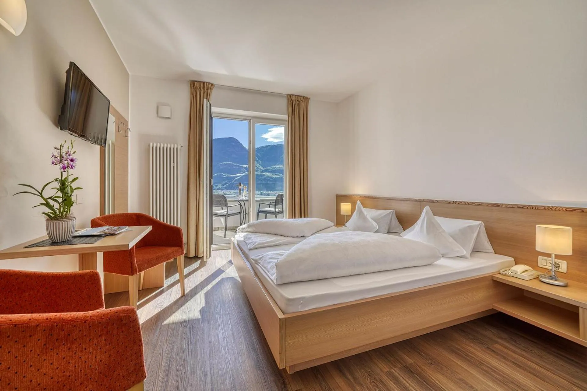 Photo of the whole room, Bed in Hotel Törggelehof