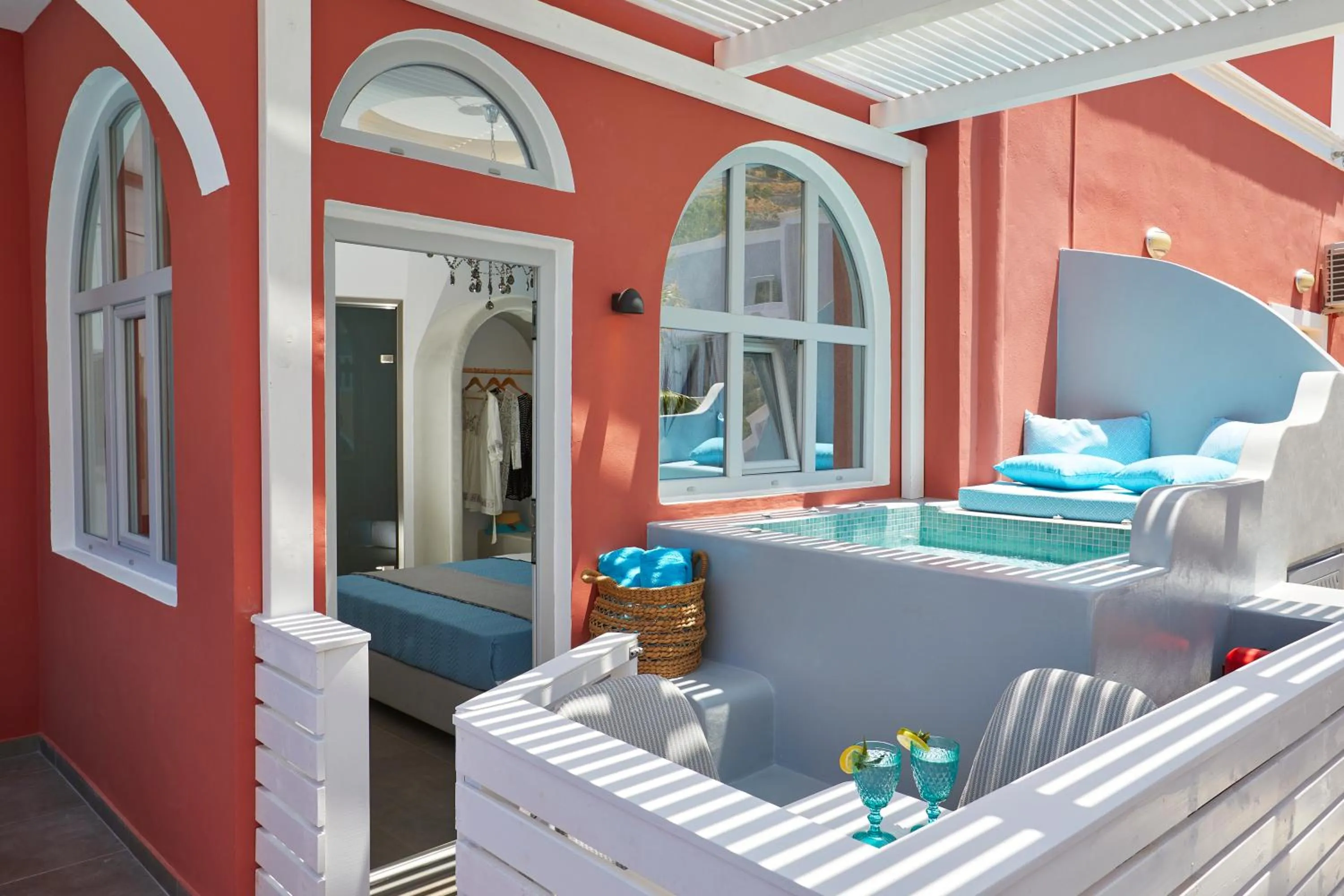 Hot Tub in Blue Sea Hotel