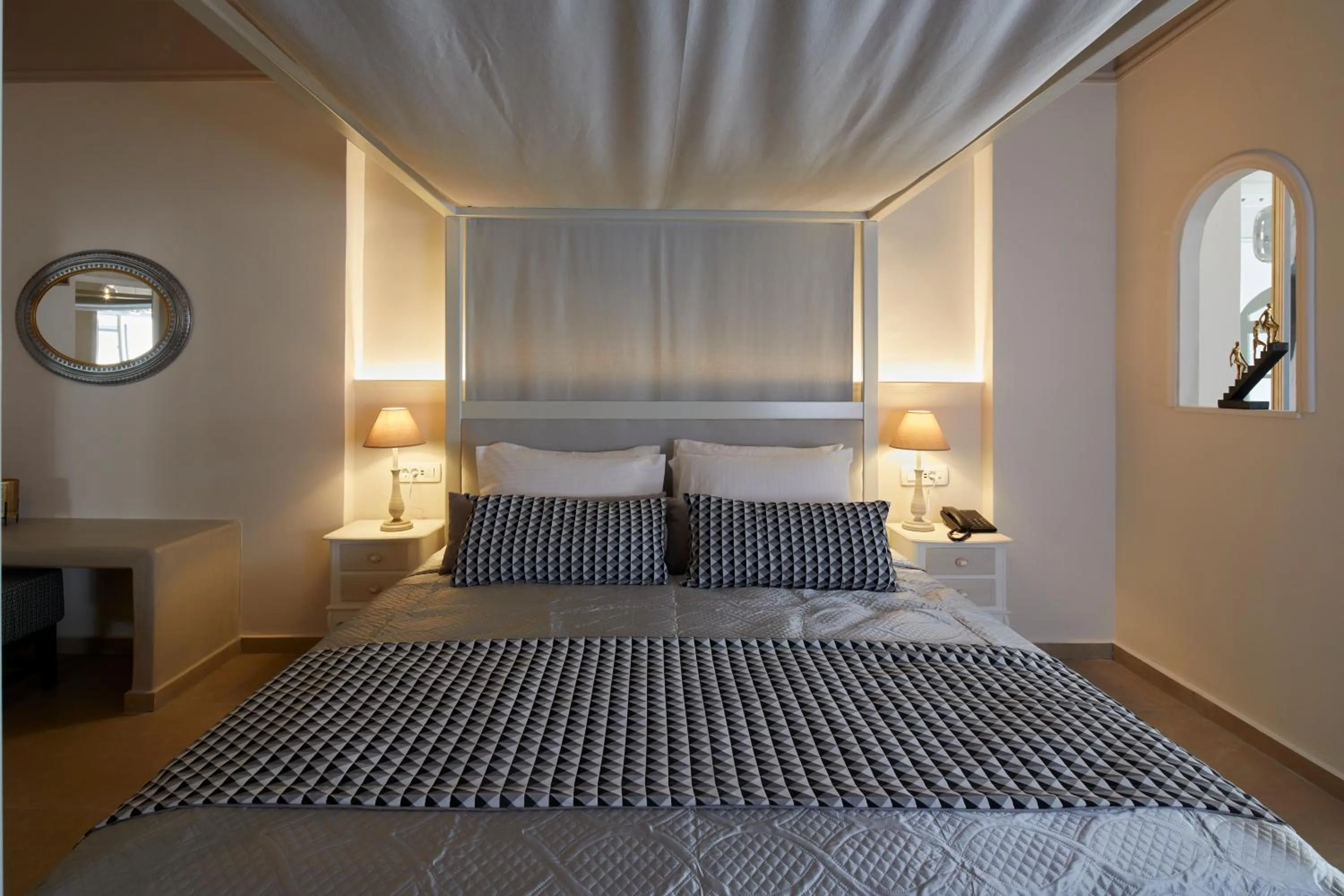 Bedroom, Bed in Blue Sea Hotel