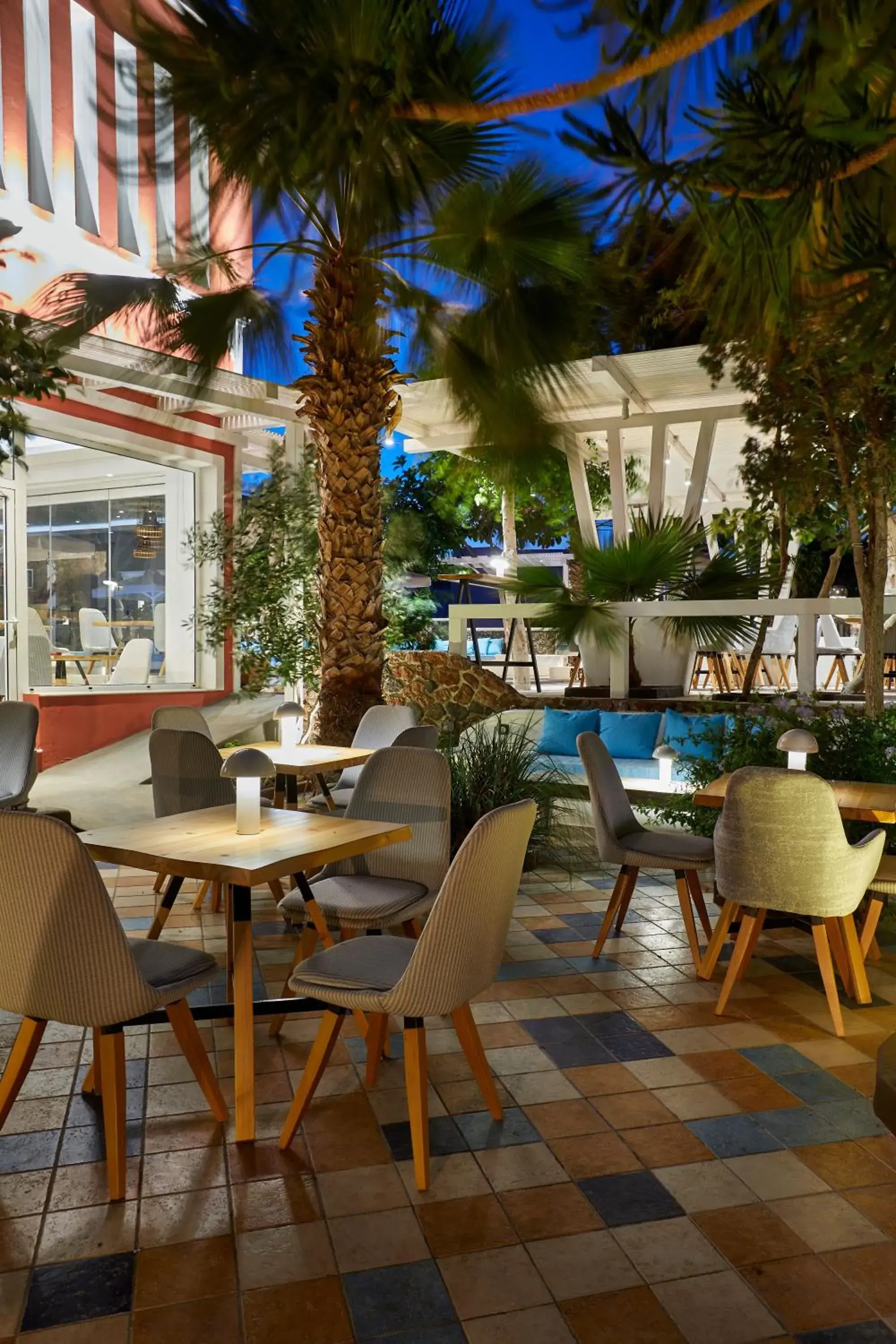 Restaurant/places to eat in Blue Sea Hotel Restaurant/places to eat in Blue Sea Hotel