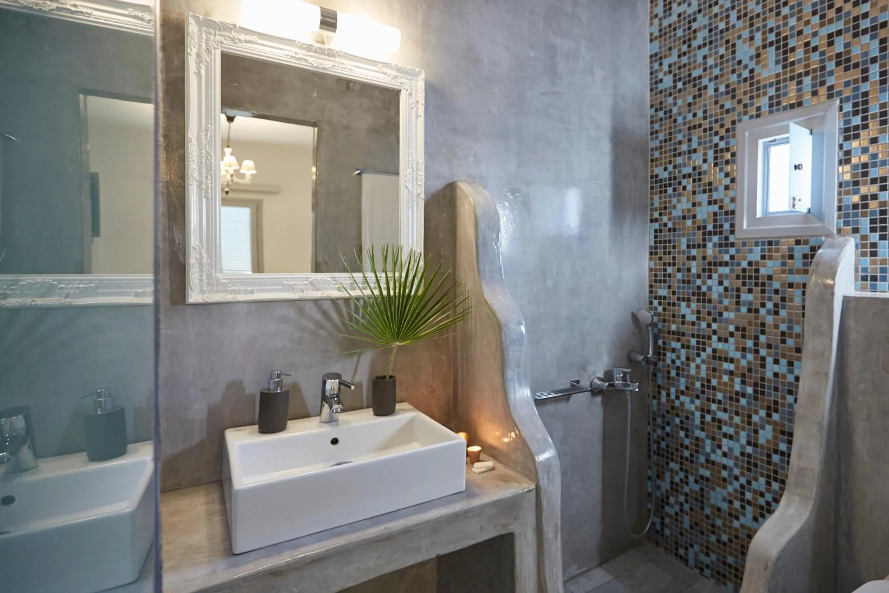 Shower in Blue Sea Hotel