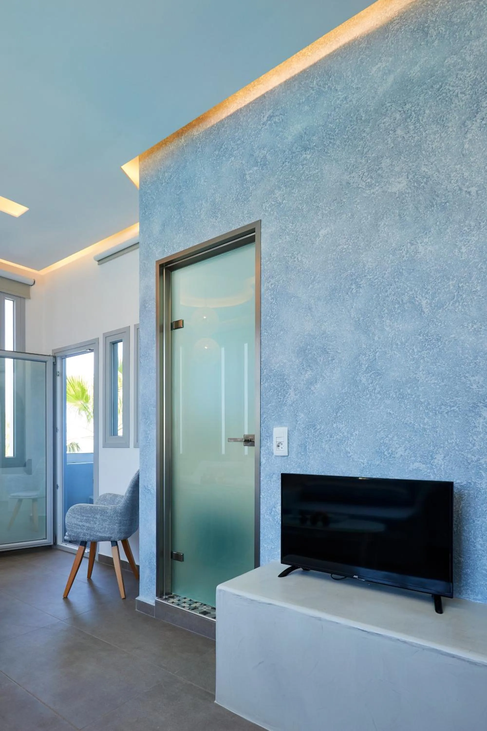 TV and multimedia in Blue Sea Hotel