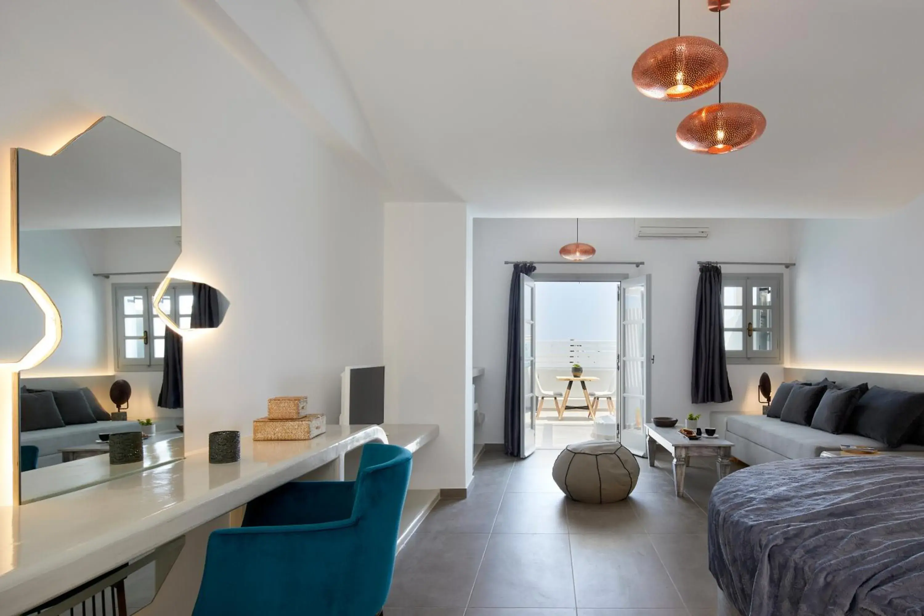 Bedroom, Bed in Blue Sea Hotel Bedroom, Bed in Blue Sea Hotel