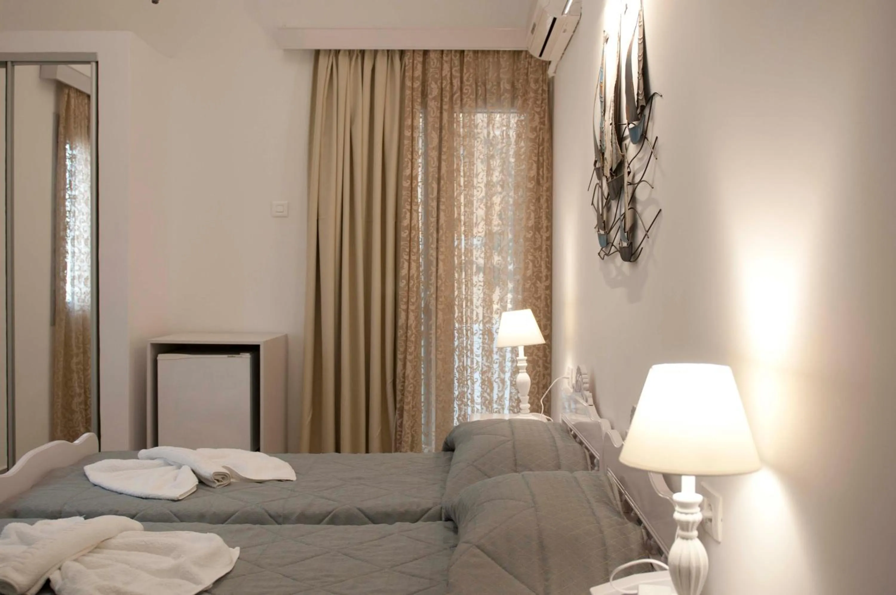 Time of day, Bed in Blue Sea Hotel