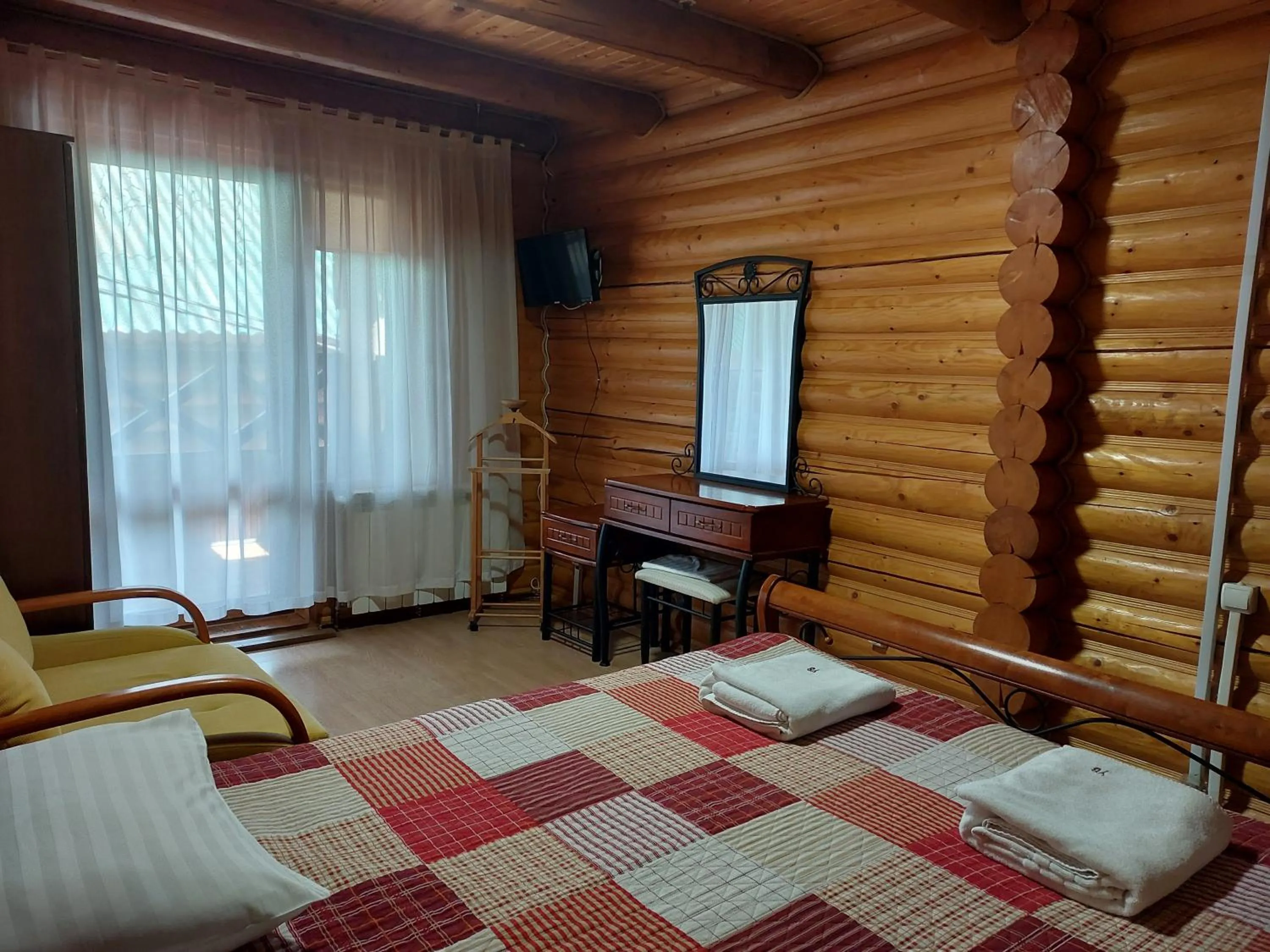 Bed in Urochyshe Vyshnya