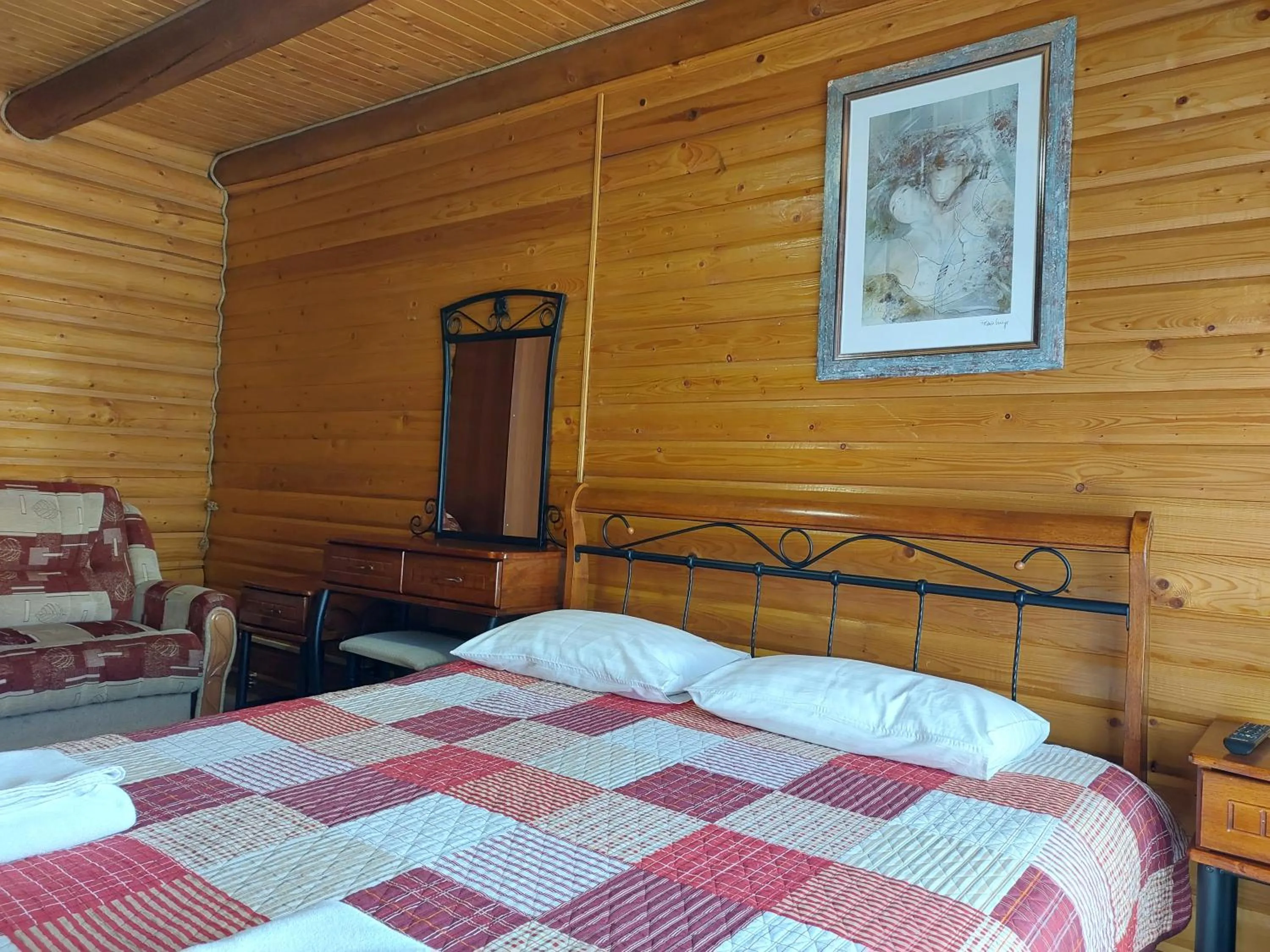 Bed in Urochyshe Vyshnya