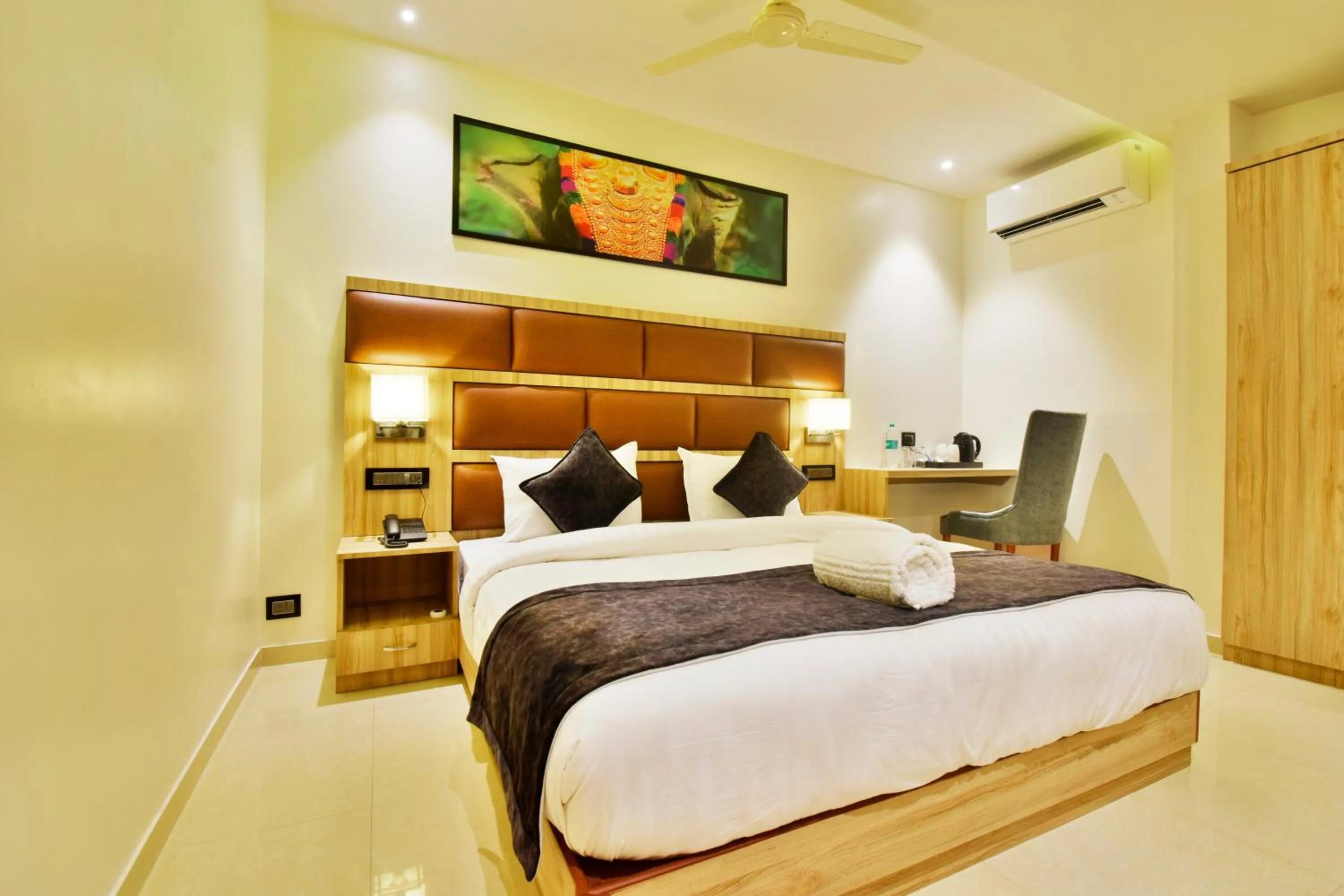 Bedroom, Bed in Aura One Hotel