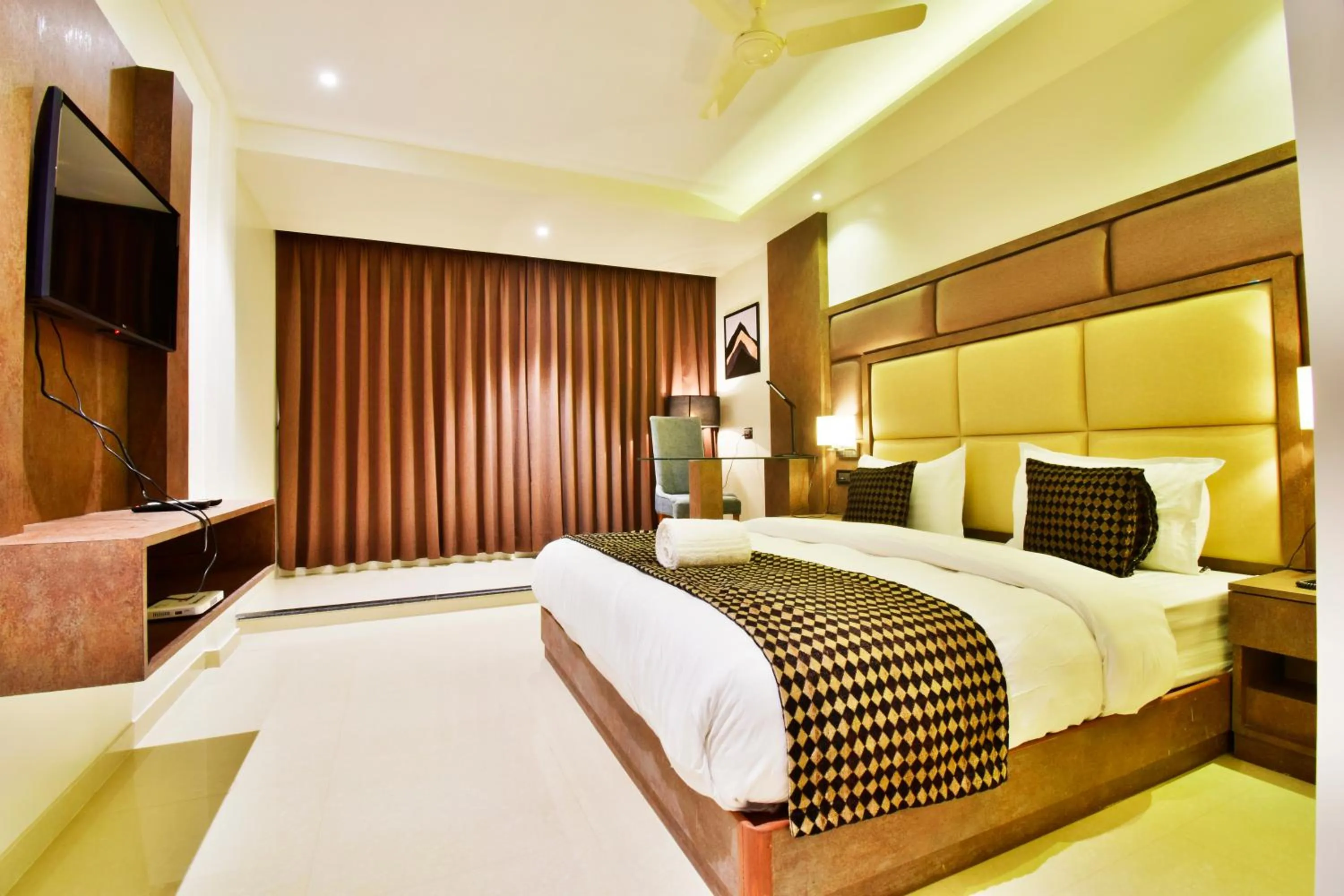 Bedroom, Bed in Aura One Hotel