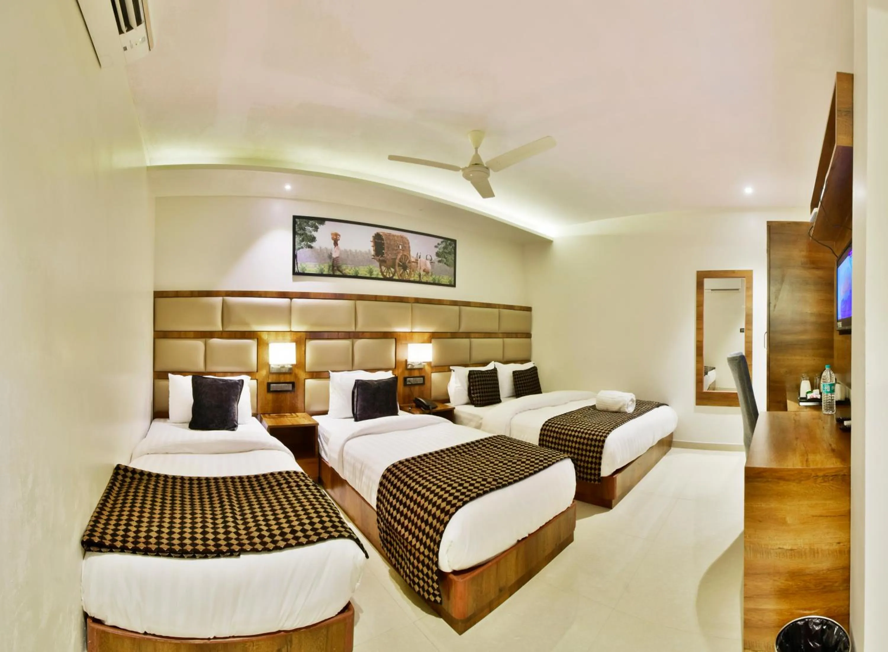 Bedroom, Bed in Aura One Hotel