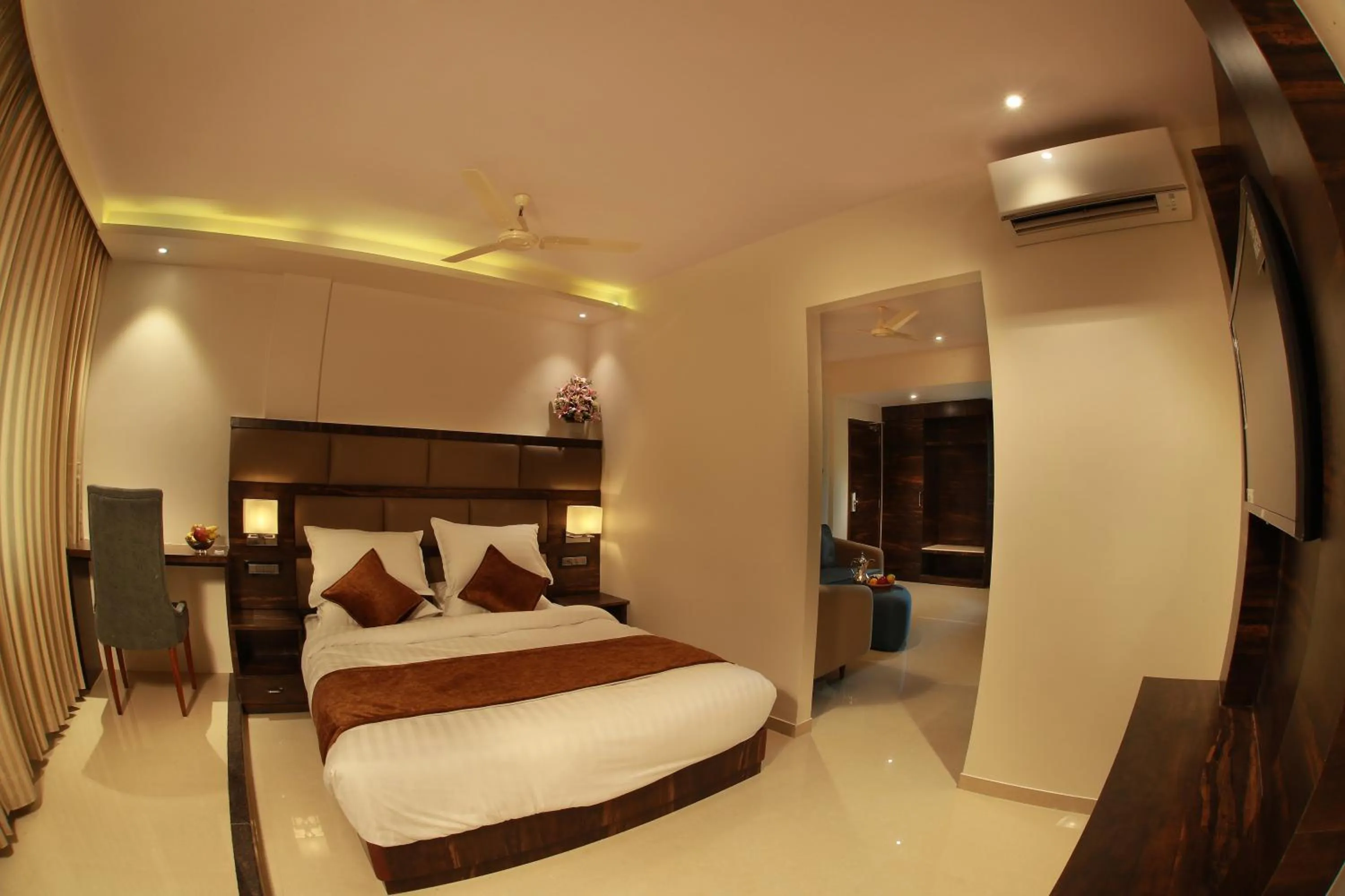 Bedroom, Bed in Aura One Hotel